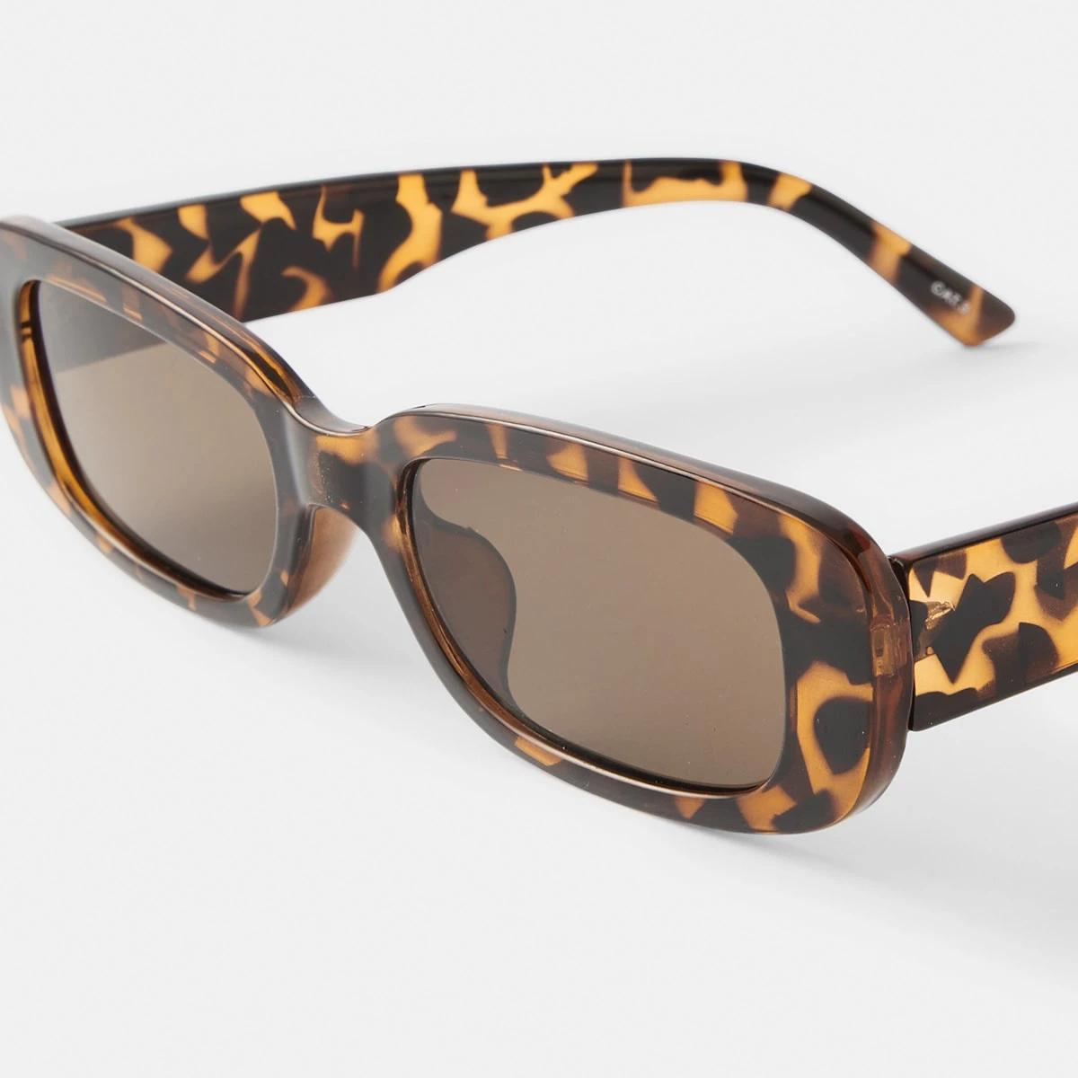 4 Rectangle Classic Sunglasses Tort, 4 of 6