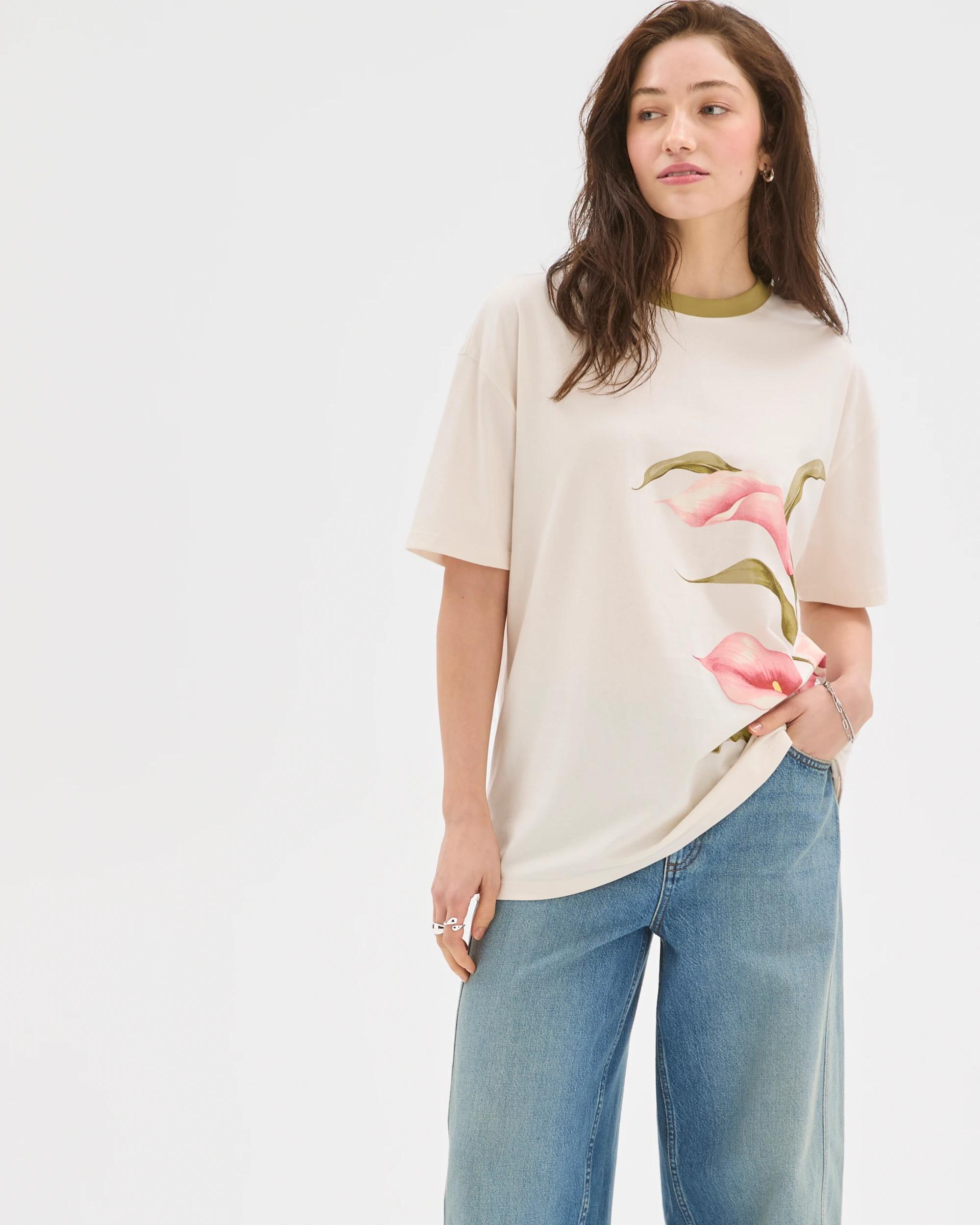 2 Lily Loves Australian Cotton Boyfriend T-Shirt NEUTRAL CALLA LILIES, 2 of 6