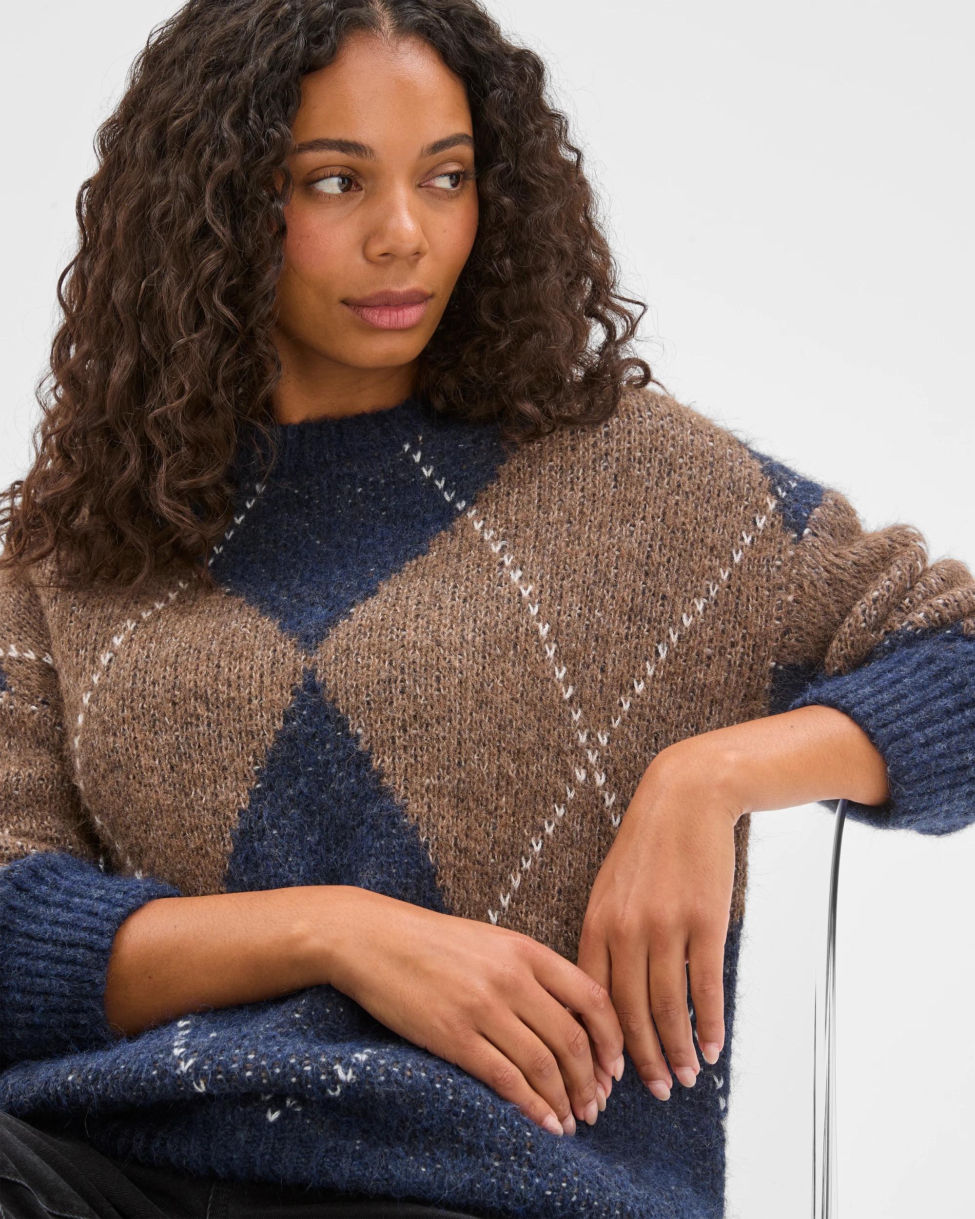 7 Target Woman Oversized Argyle Knit Jumper NAVY MARLE, 7 of 7