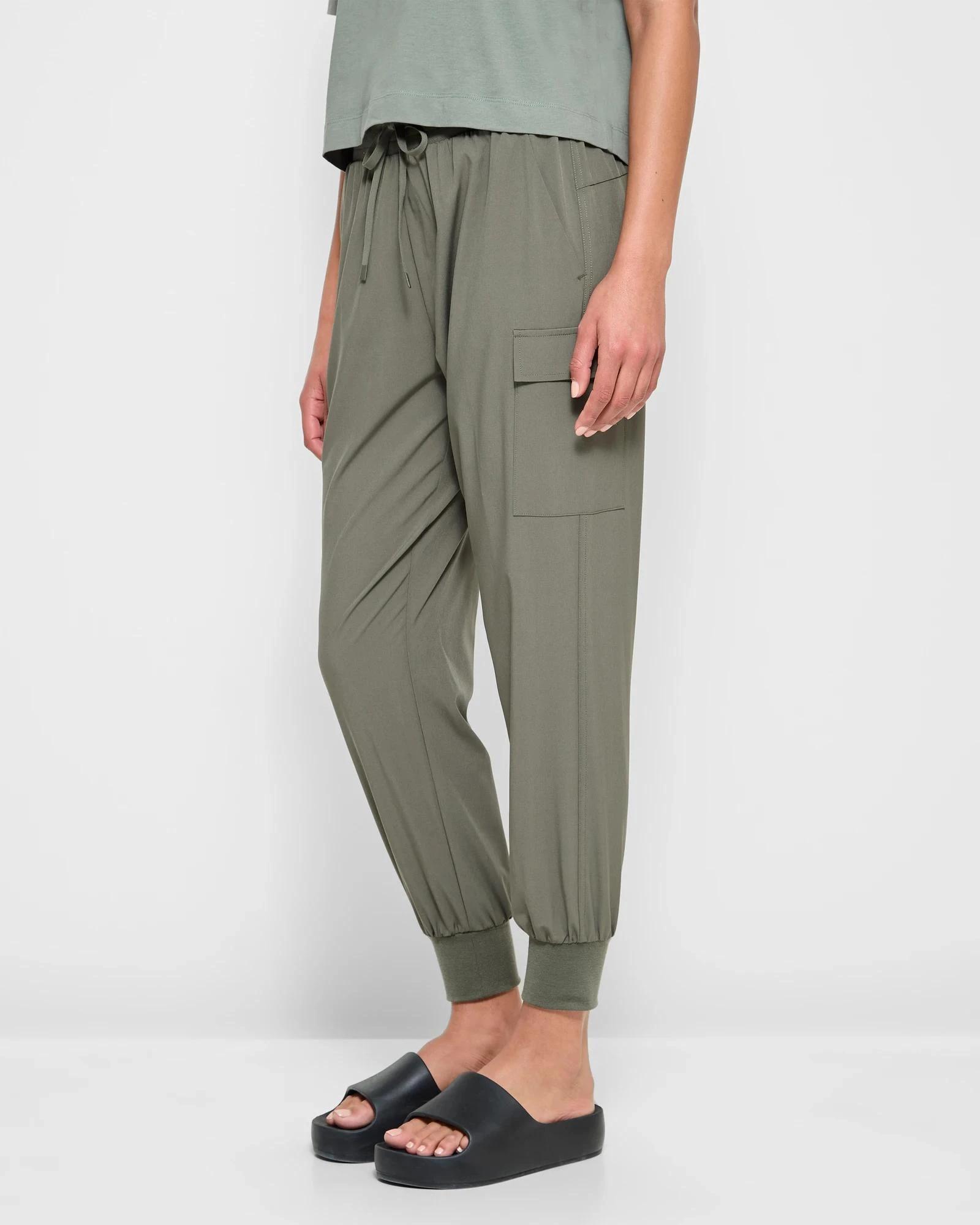 3 Target Active Woven Cargo Pants CORE KHAKI, 3 of 5
