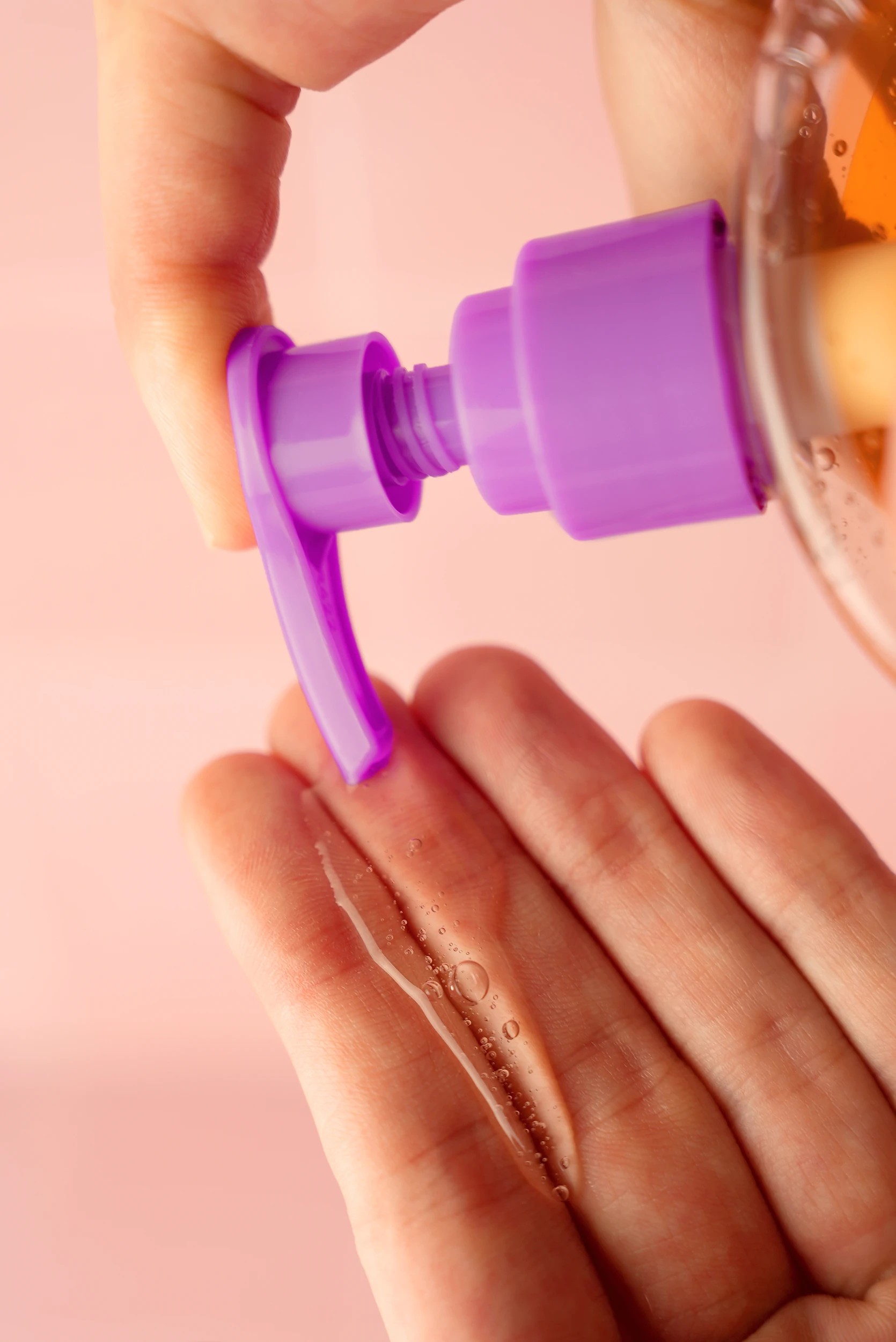 3 b.tan Glow Your Own Way Hydrated AF Tan Gel 236ml - Hyaluronic Acid and Pro Vitamin B5, 3 of 5