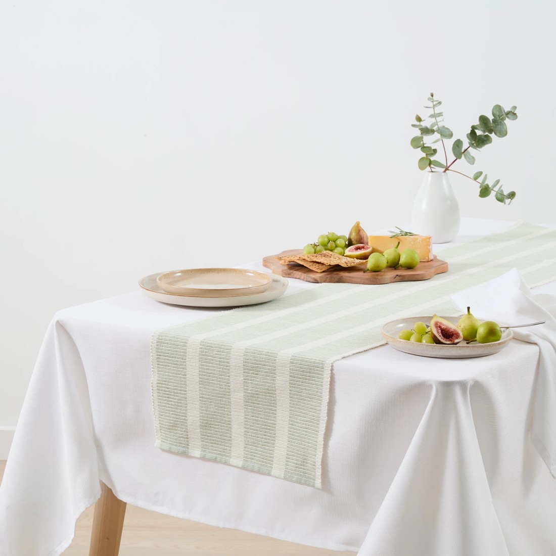 1 Green Ribbed Table Runner, 1 of 5
