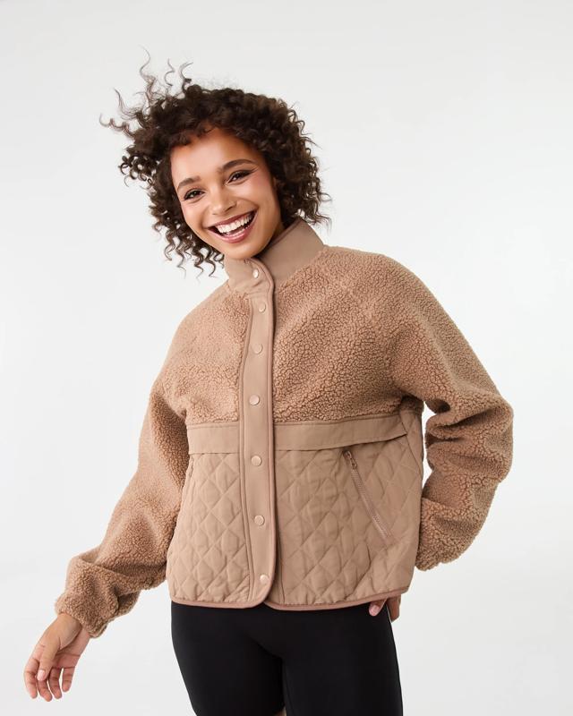 Active Womens Contrast Sherpa Quilted Ja