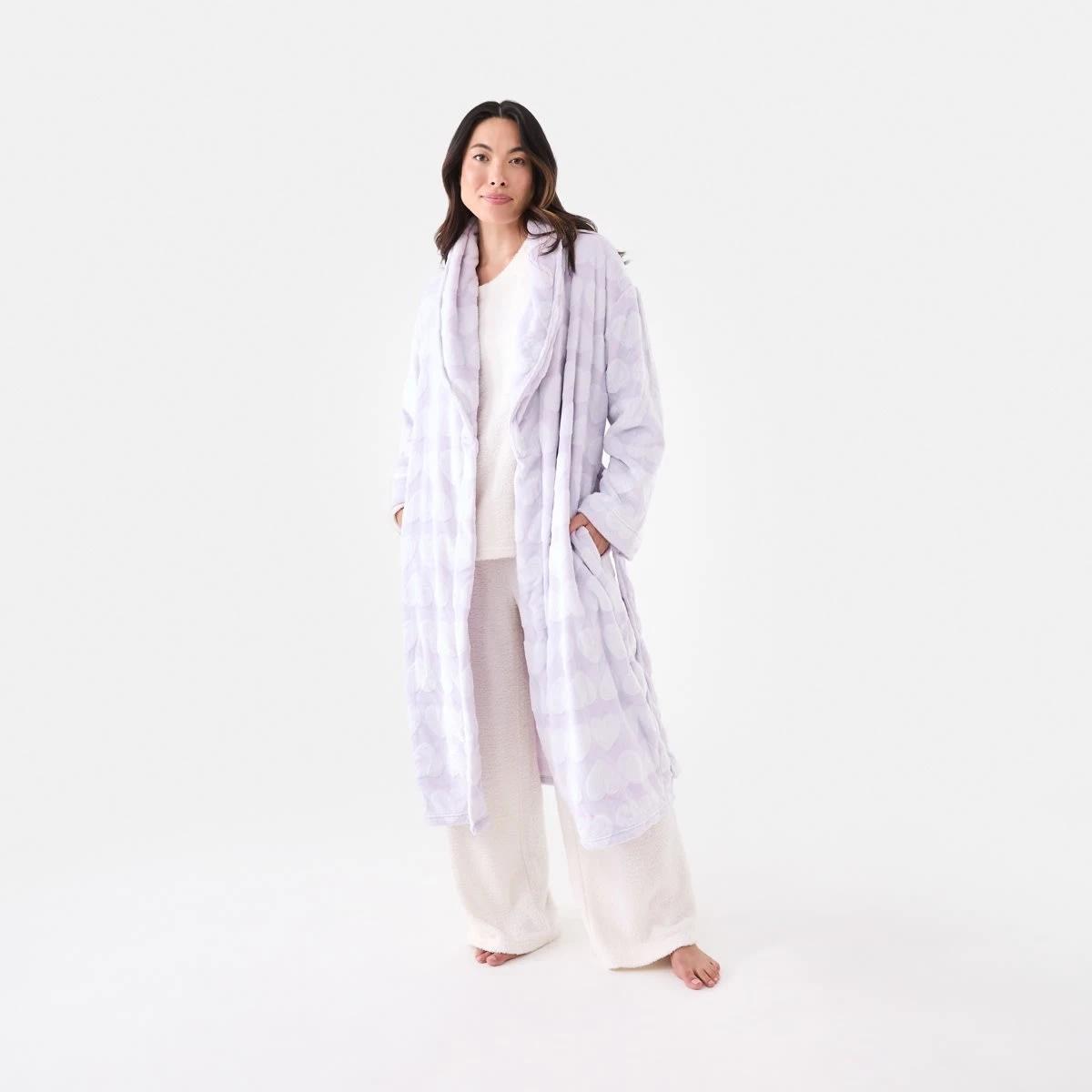1 Printed Fleece Gown Llc Heart, 1 of 8
