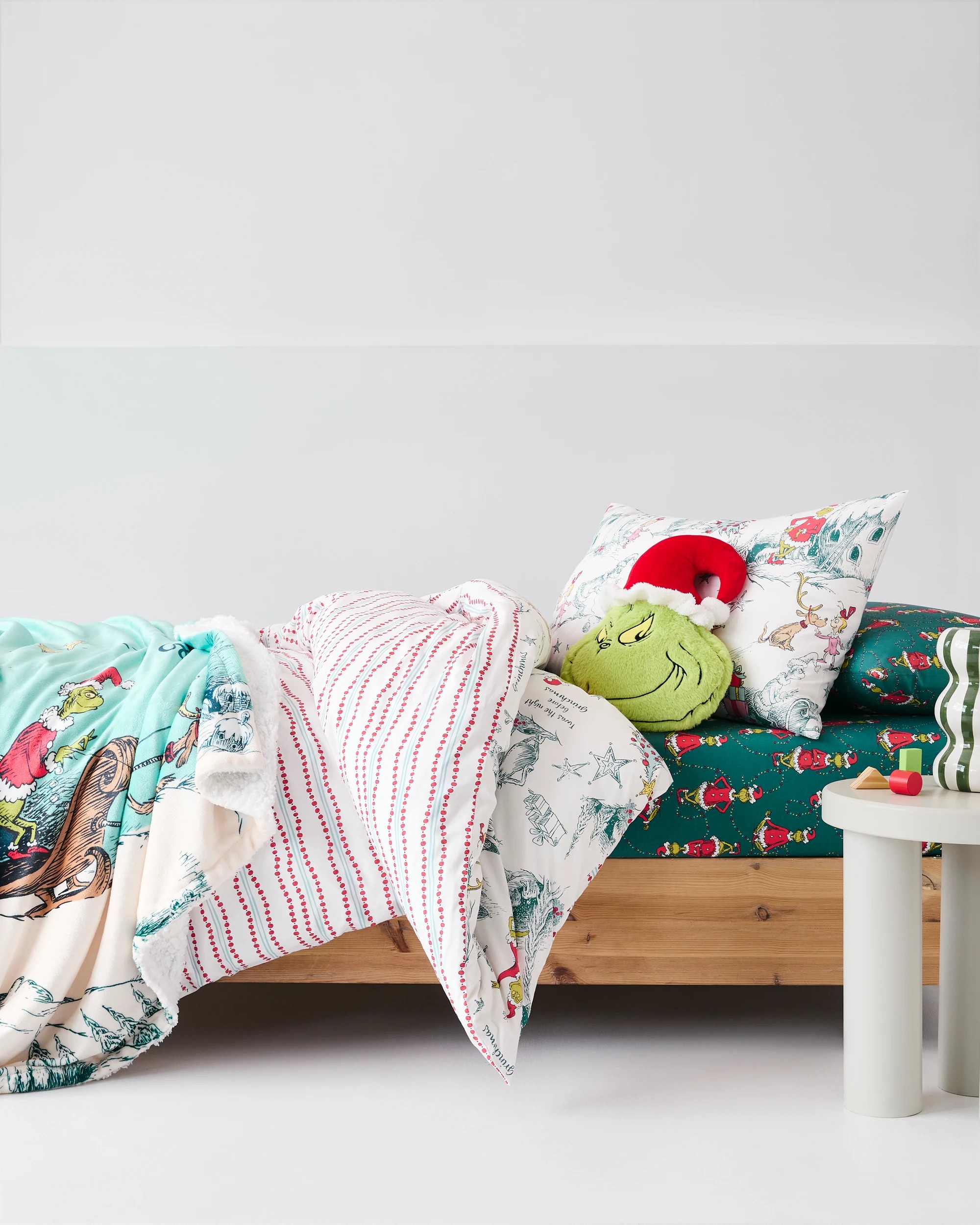 4 The Grinch Kids Christmas Grinch Quilt Cover Set - Queen Bed - White, 4 of 8