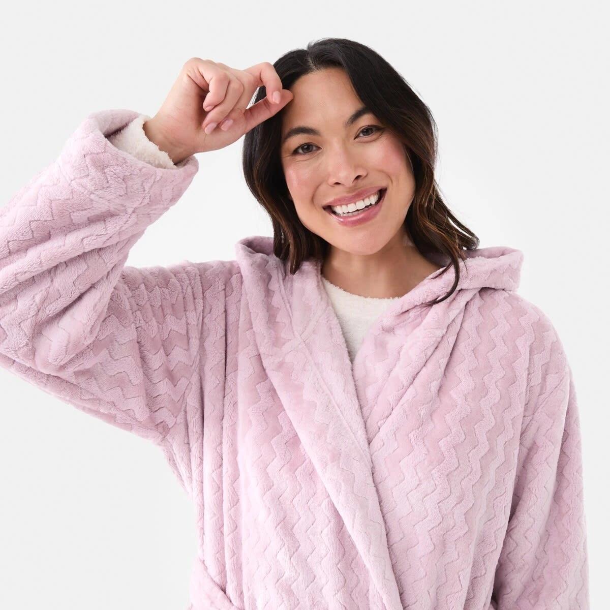 5 Textured Hood Gown Sier Pink, 5 of 7