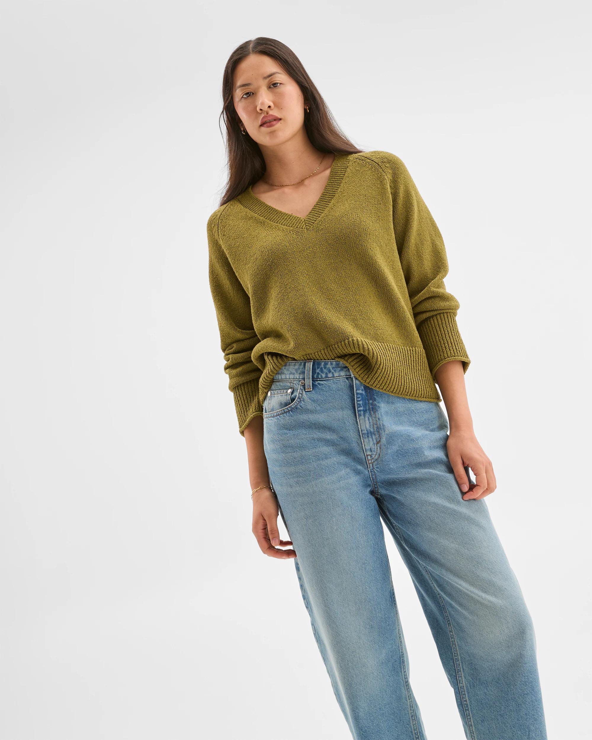 2 Target Woman Australian Cotton Blend Boucle V-Neck Jumper OLIVE, 2 of 5