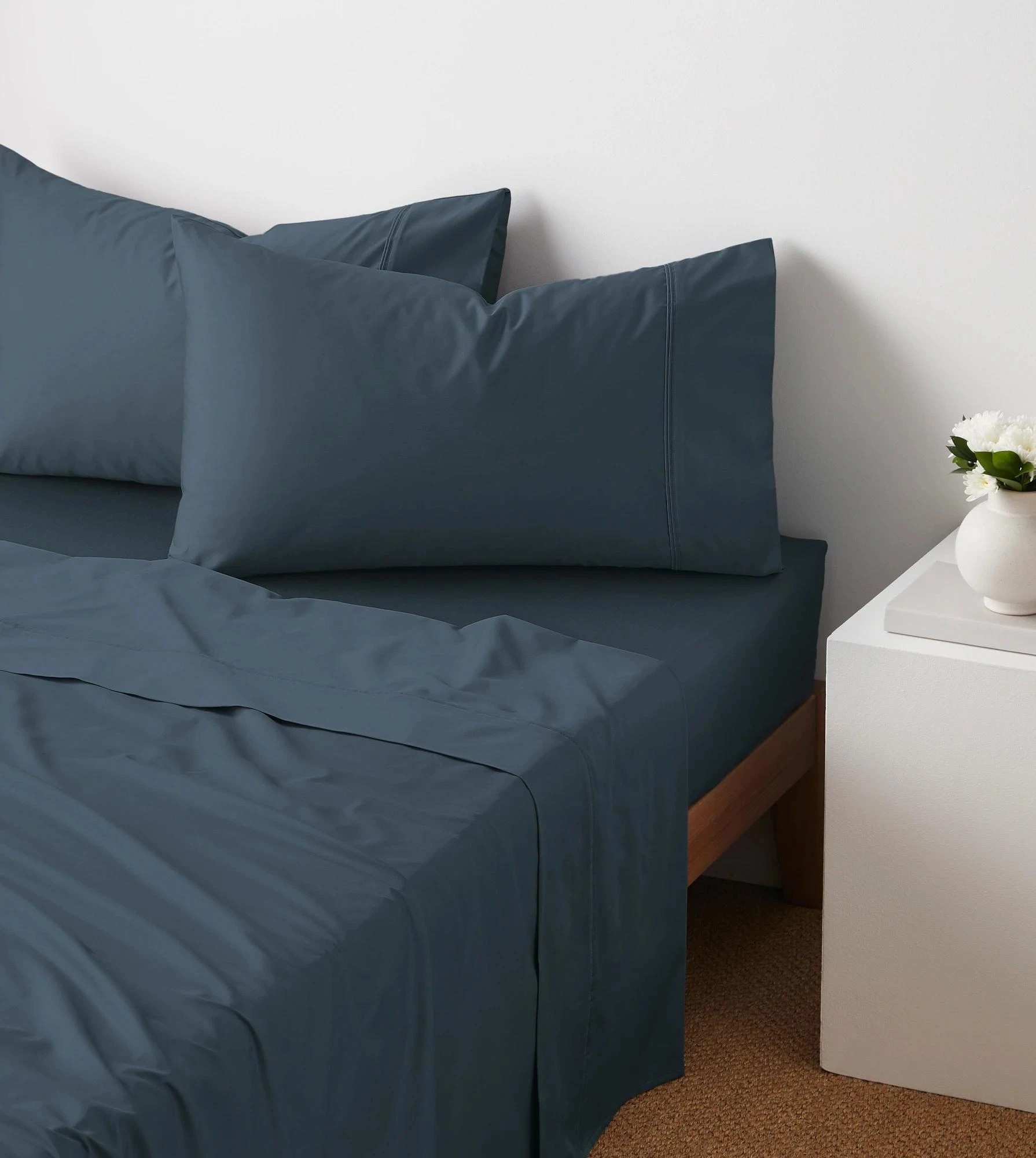 1 Target Egyptian Cotton 600 Thread Count Deep Fitted Sheet - Queen Bed - Blue, 1 of 1