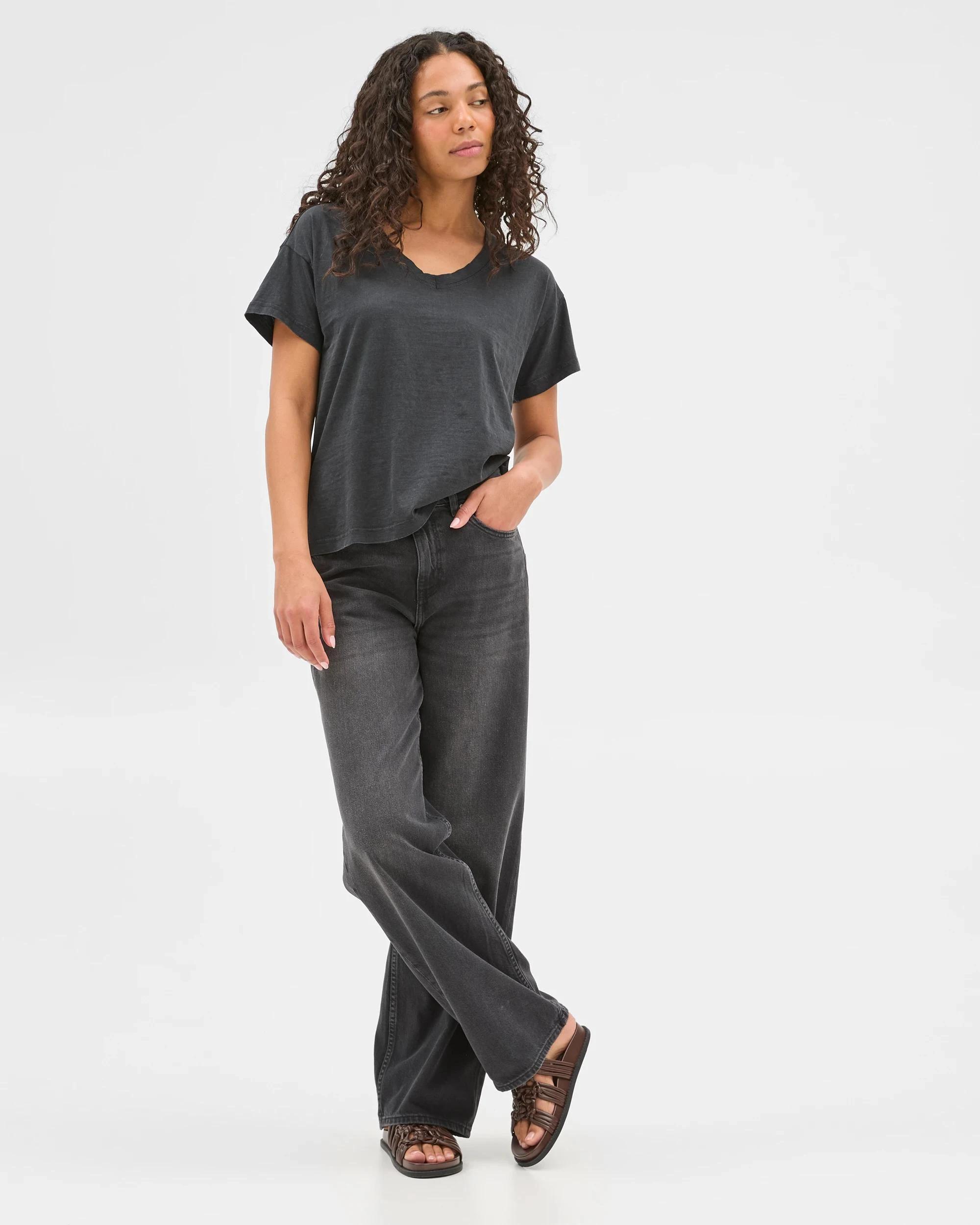 2 Target Australian Cotton Relaxed Slub V-Neck T-Shirt WASHED BLACK, 2 of 6