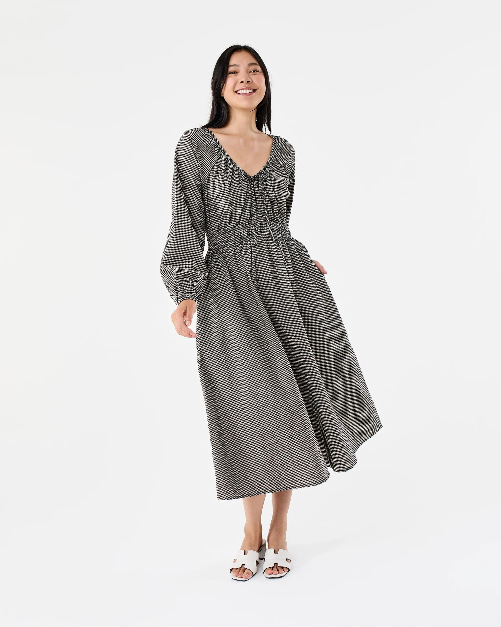 1 Long Sleeve V-Neck Gingham Midi Dress Black Ging, 1 of 7