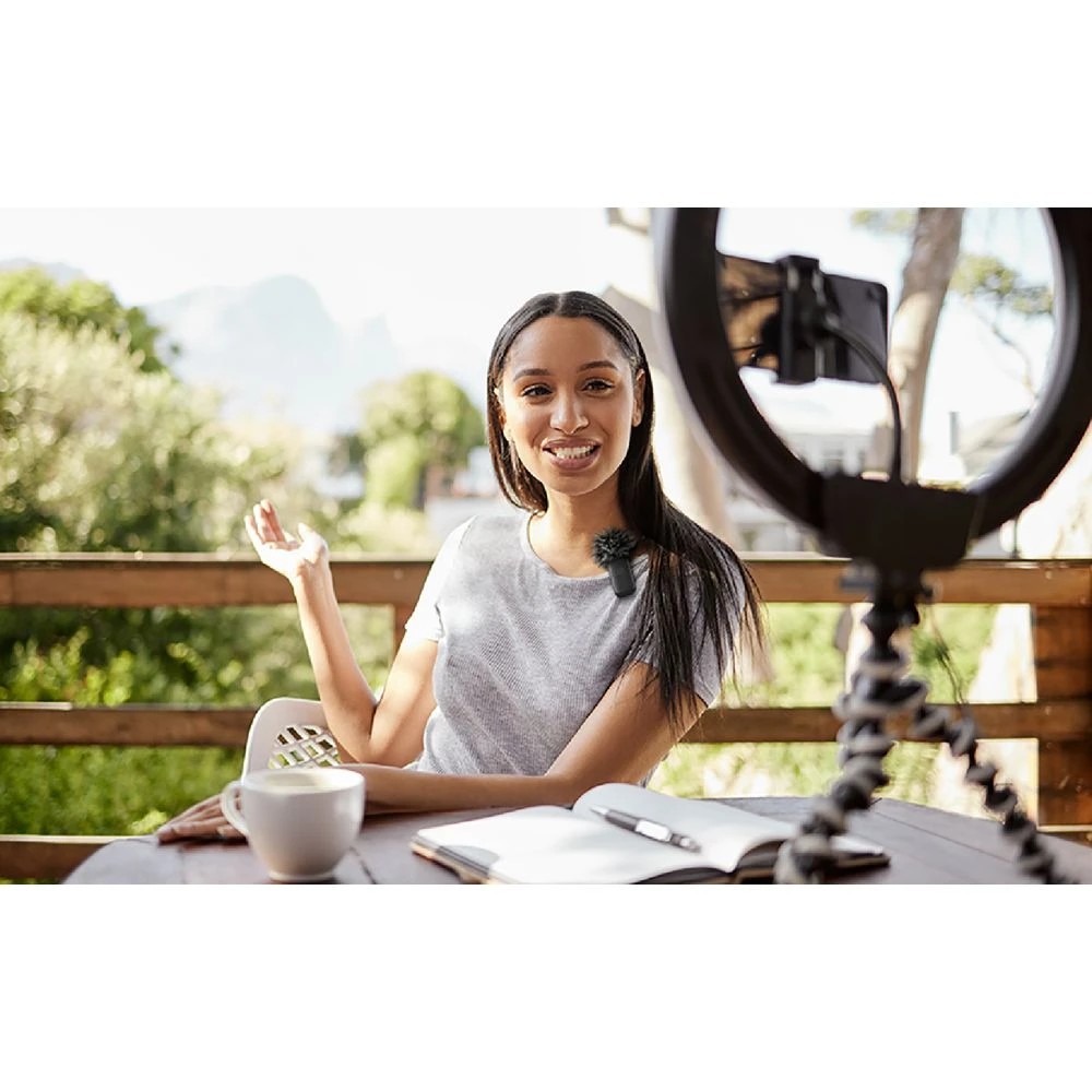 2 JBL Quantum Stream Wireless Lightning Microphone Black, 2 of 4