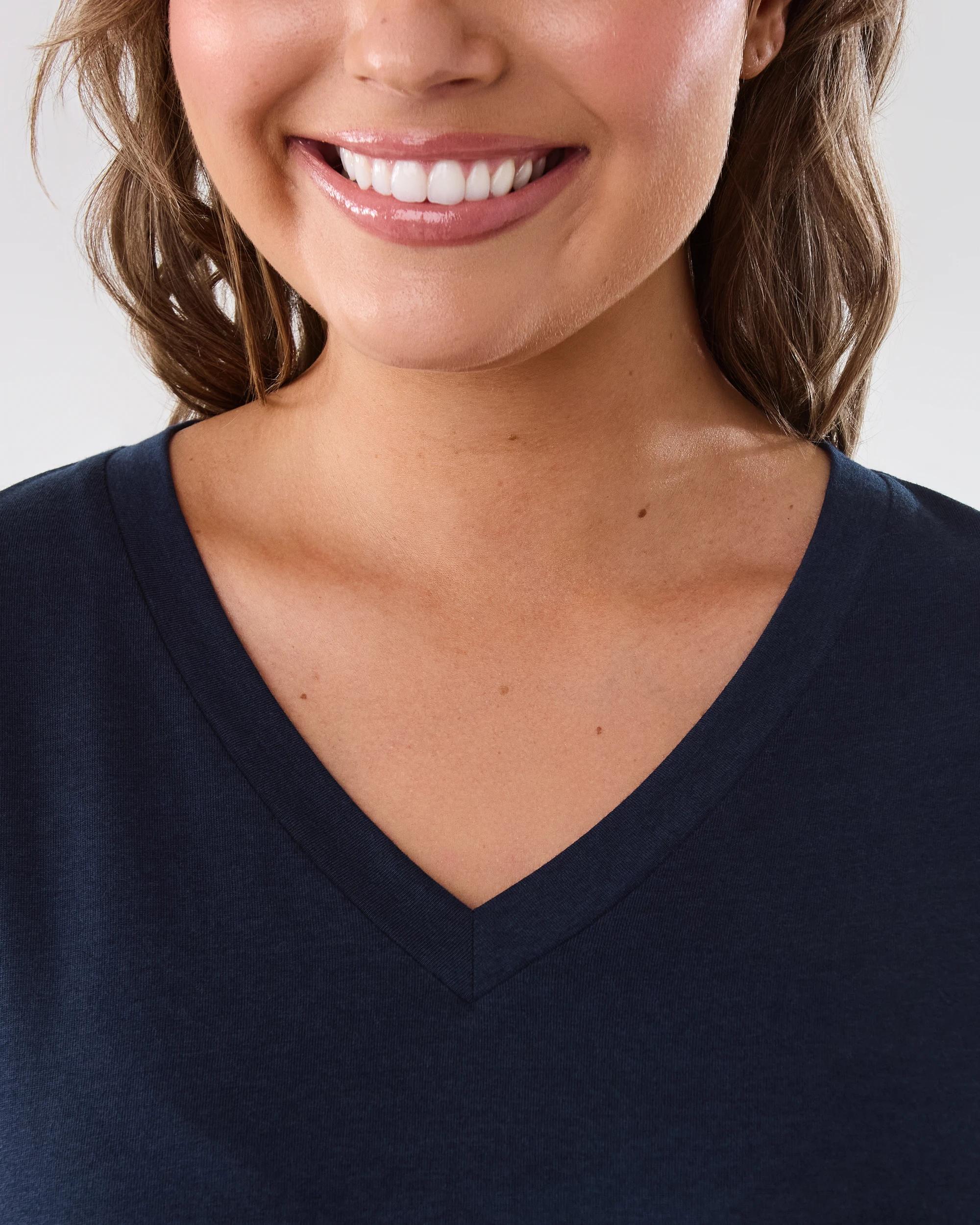 5 Short Extended Sleeve V-Neck T-shirt Blu Pcoat, 5 of 6