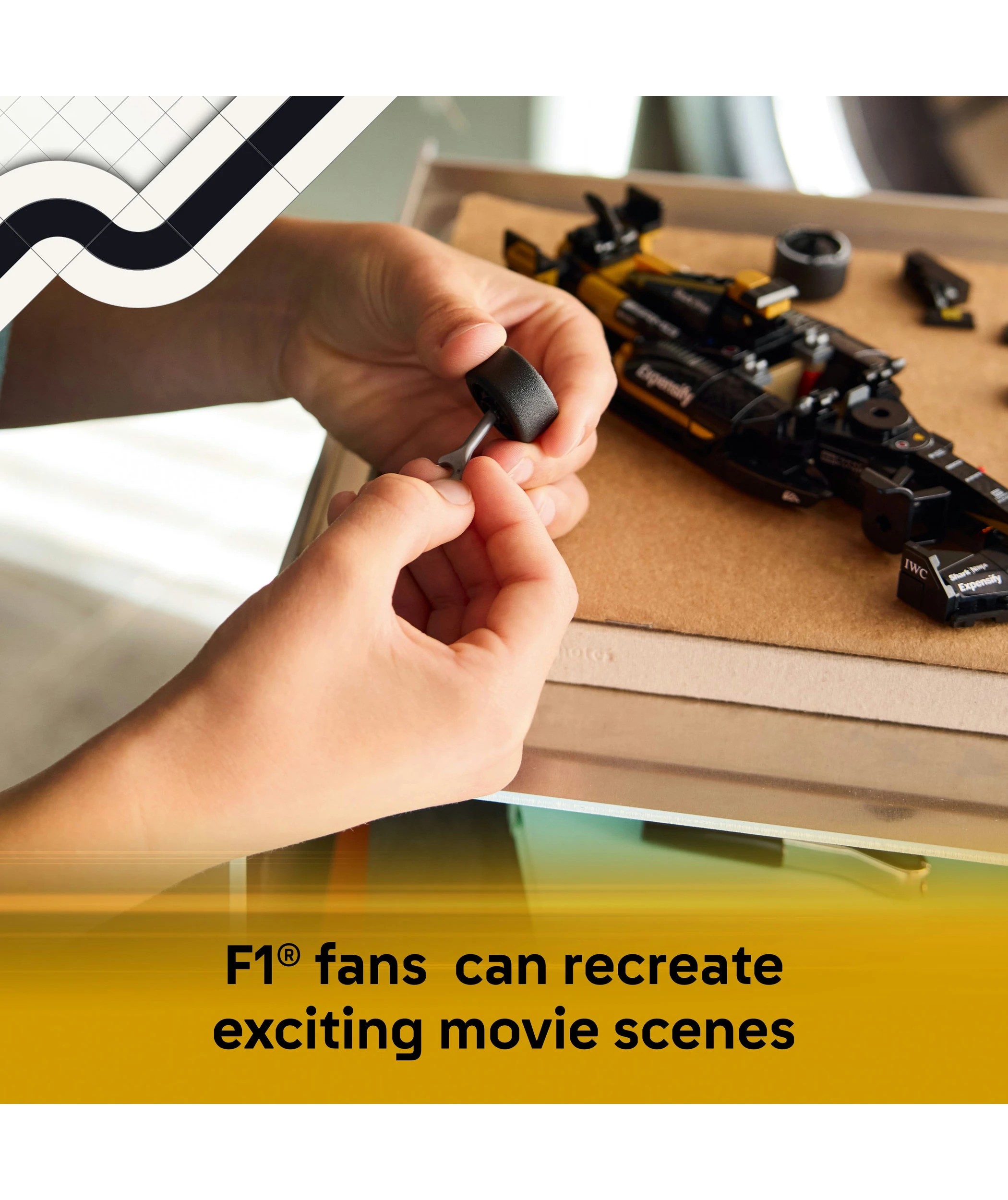 4 LEGO Speed Champions APXGP Team Race Car from F1 The Movie 77252, 4 of 10