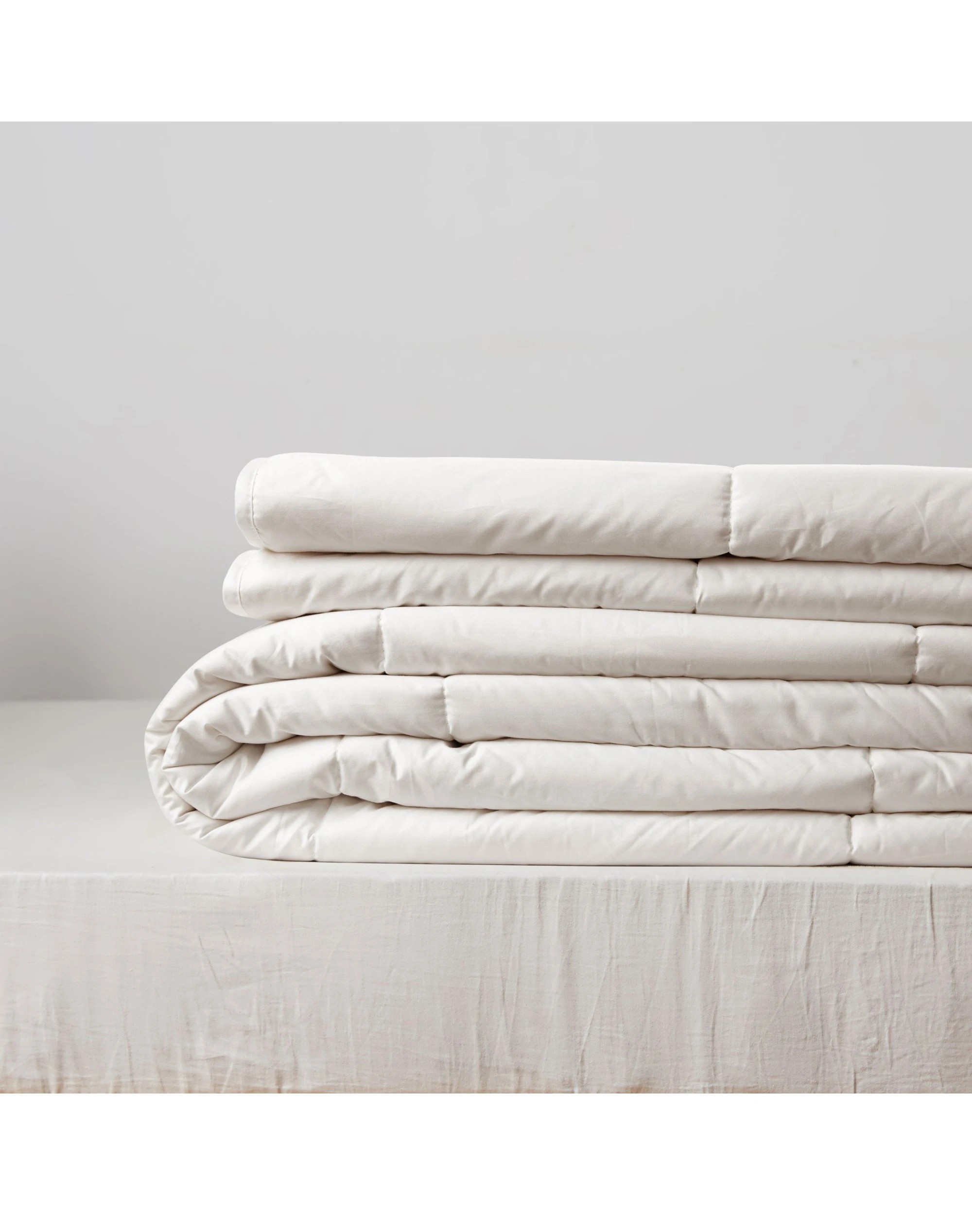 4 Wooltara Imperial Lightweight Australian Washable Wool and Cotton Blend Quilt - Queen Bed - White, 4 of 5