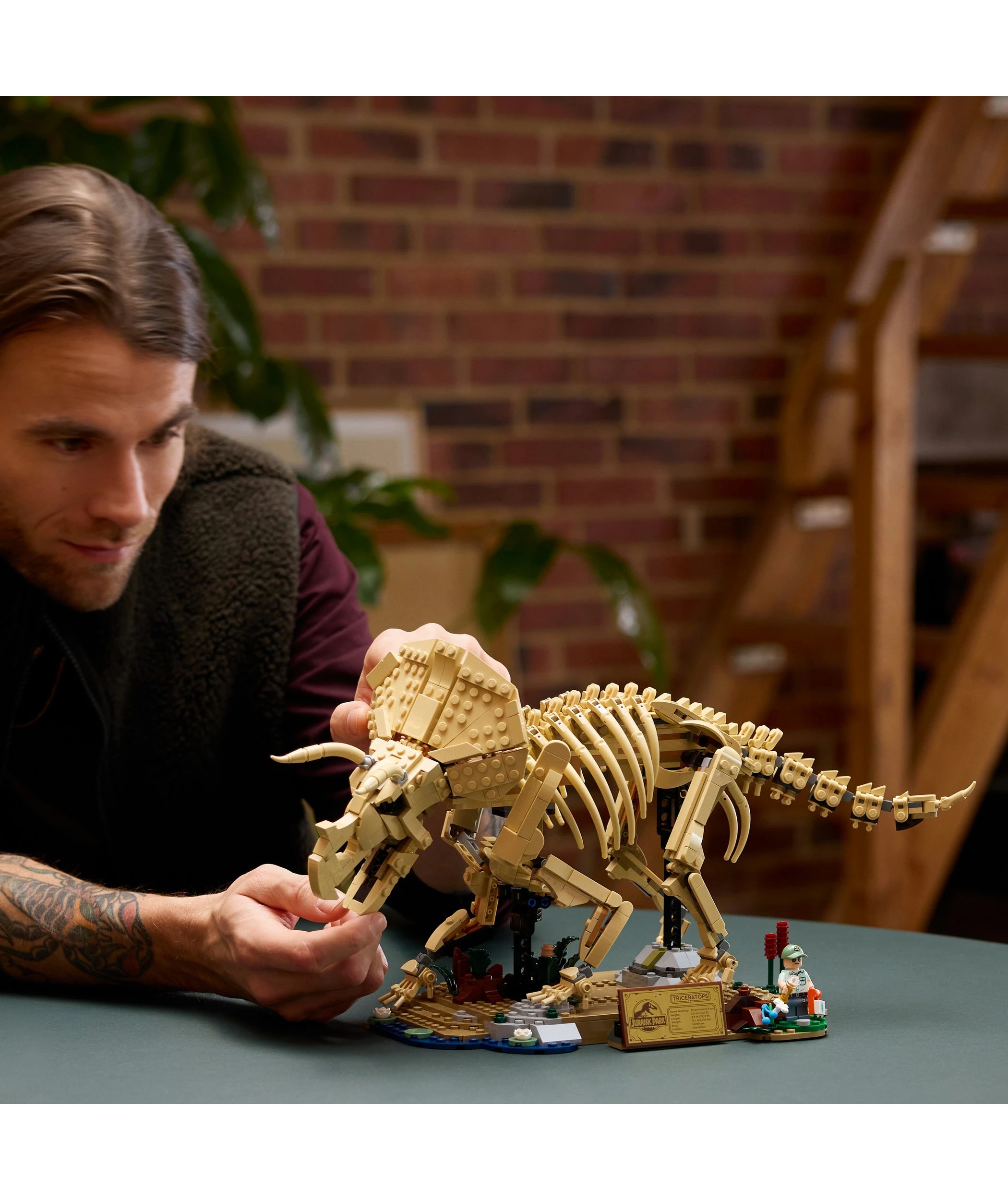 8 LEGO Jurassic World Dinosaur Fossils: Triceratops 77985, 8 of 10