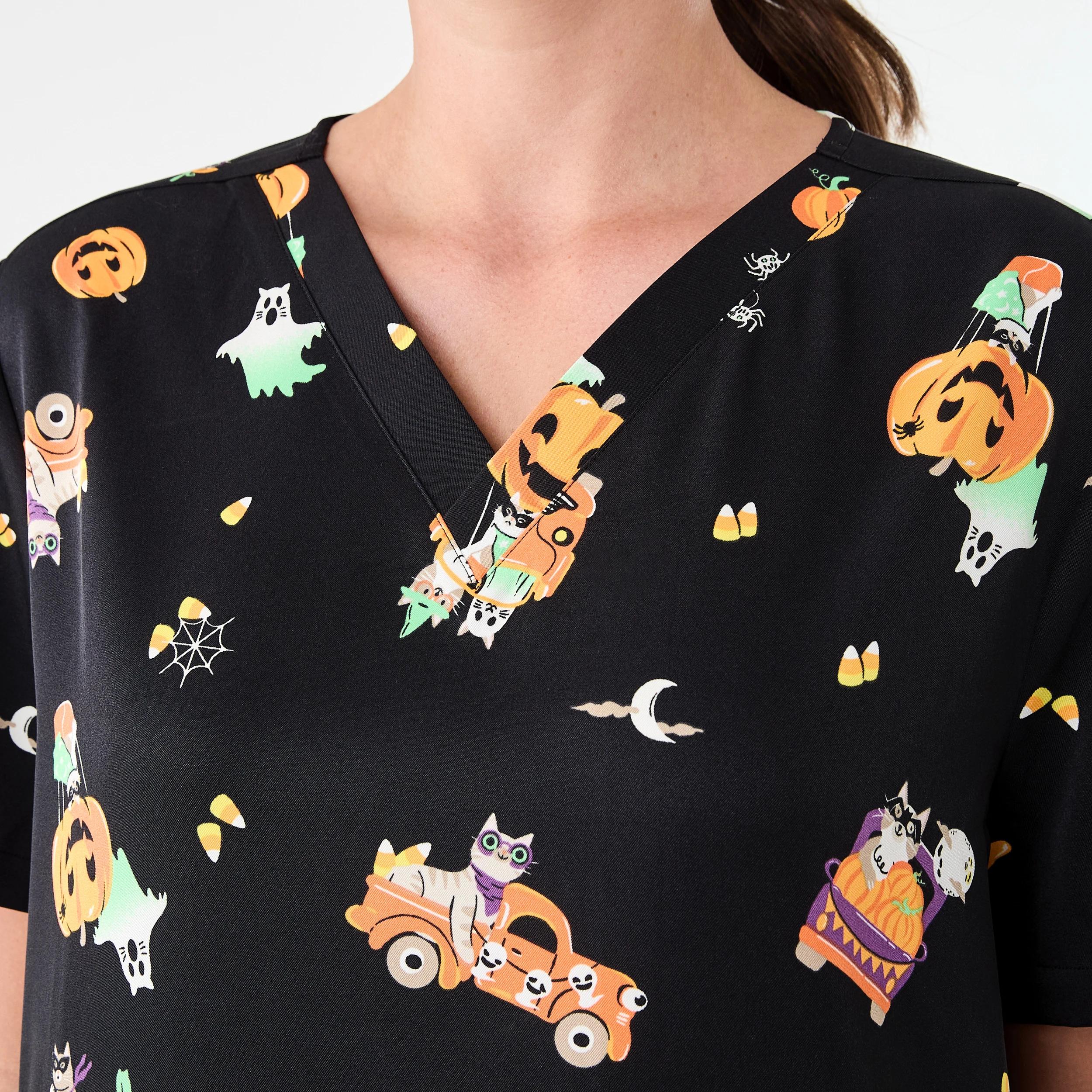 5 Workwear Halloween Printed Scrub Top HALLOWEEN CAT BLACK, 5 of 8