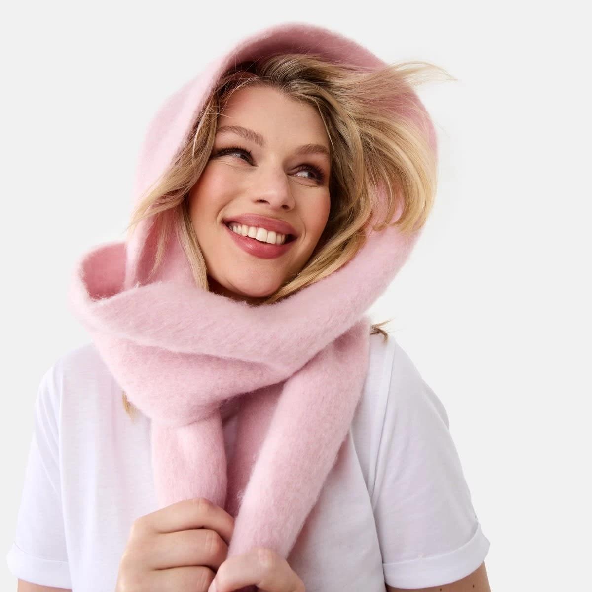 4 Narrow Fluffy Scarf Soft Pink, 4 of 7