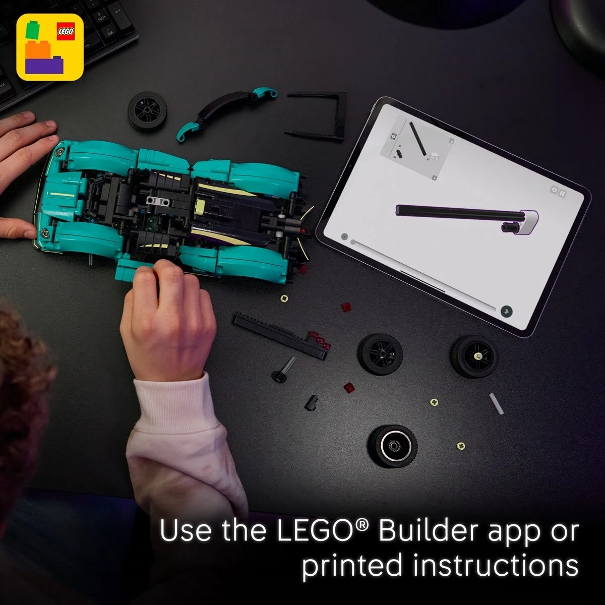 7 LEGO Technic Aston Martin Valkyrie 42208, 7 of 9
