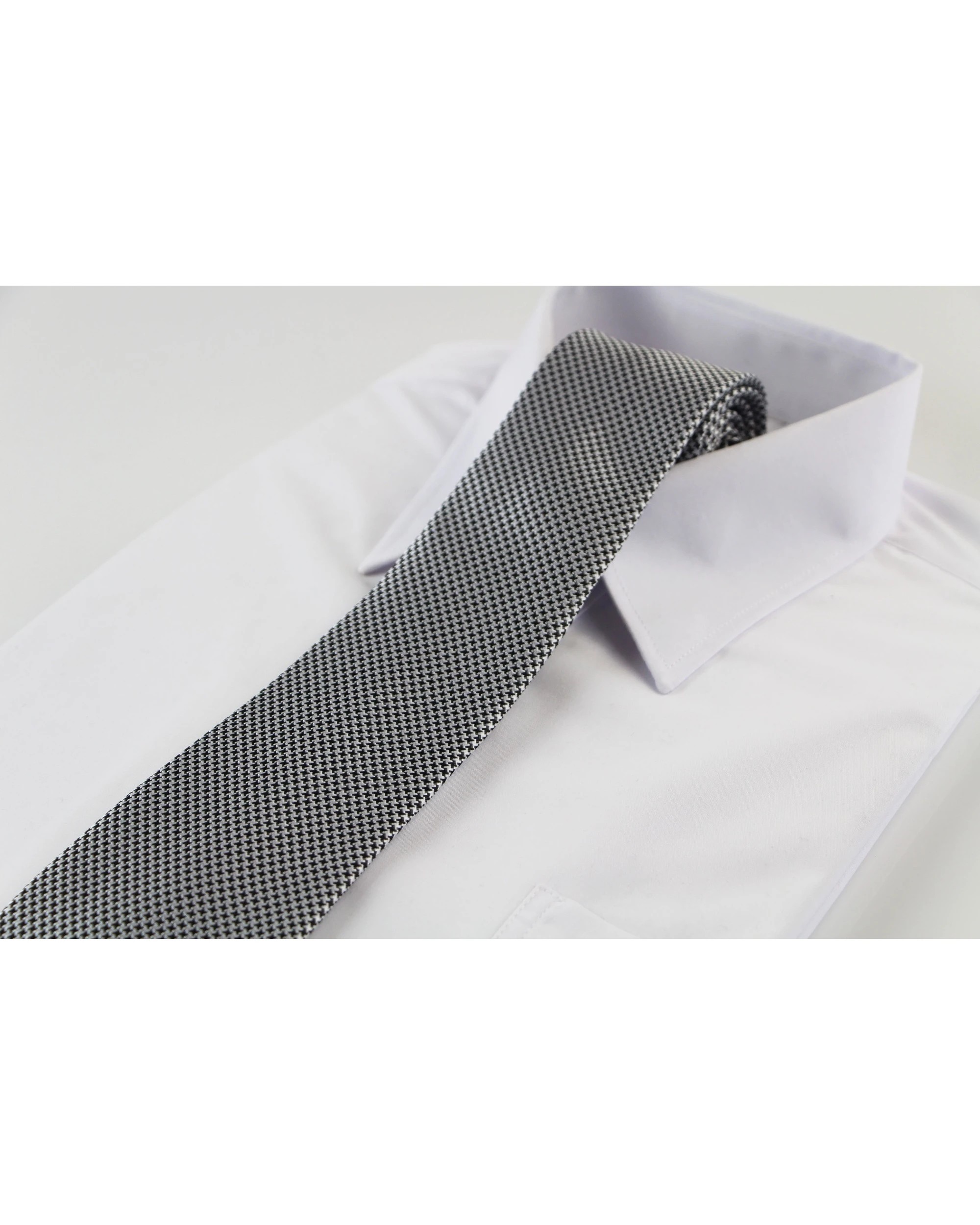 1 Zasel Mens Dark Grey & White Houndstooth Patterned 8cm Neck Tie, 1 of 2