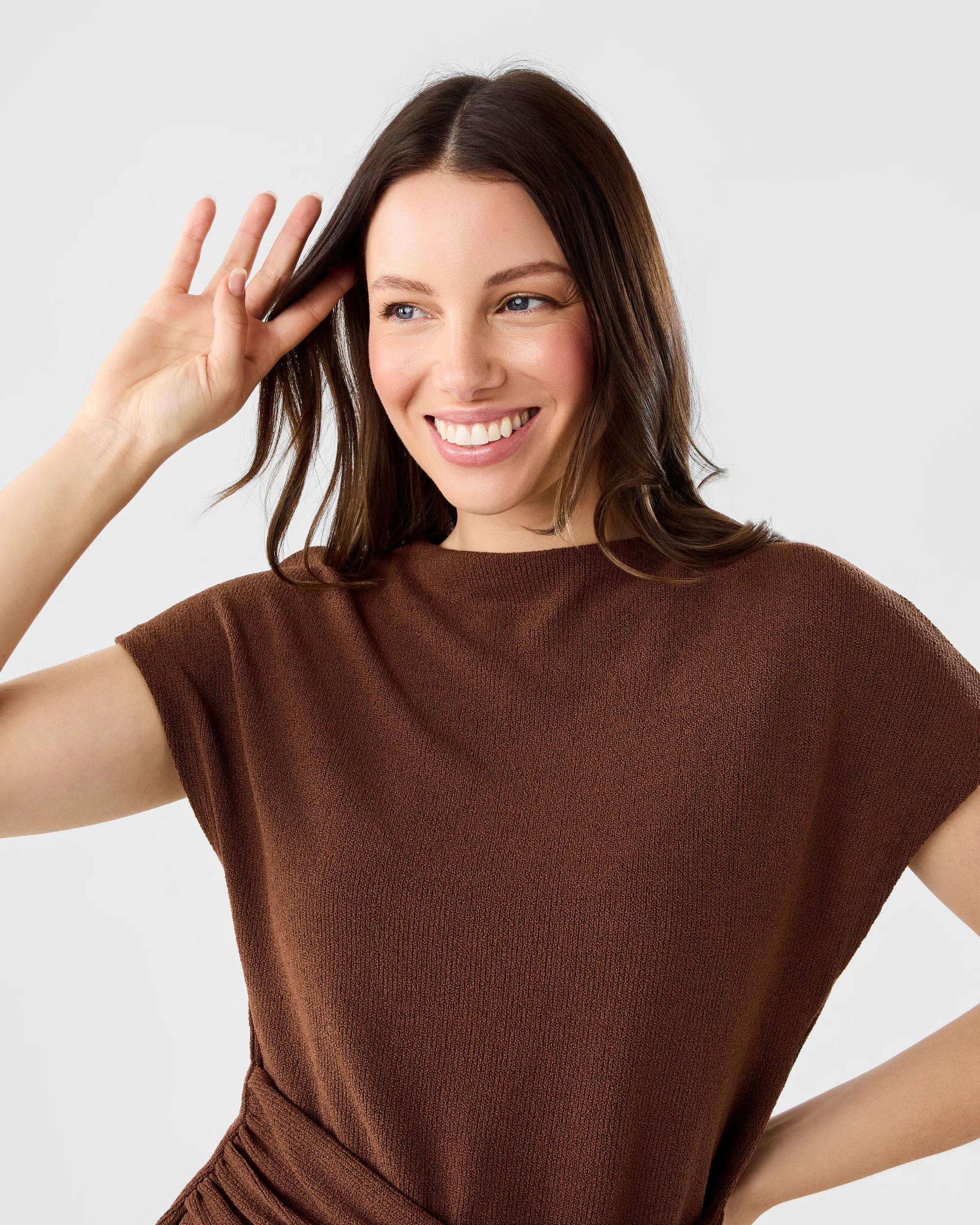 4 Short Sleeve Textured Buckle Top Cocoa Brn, 4 of 6