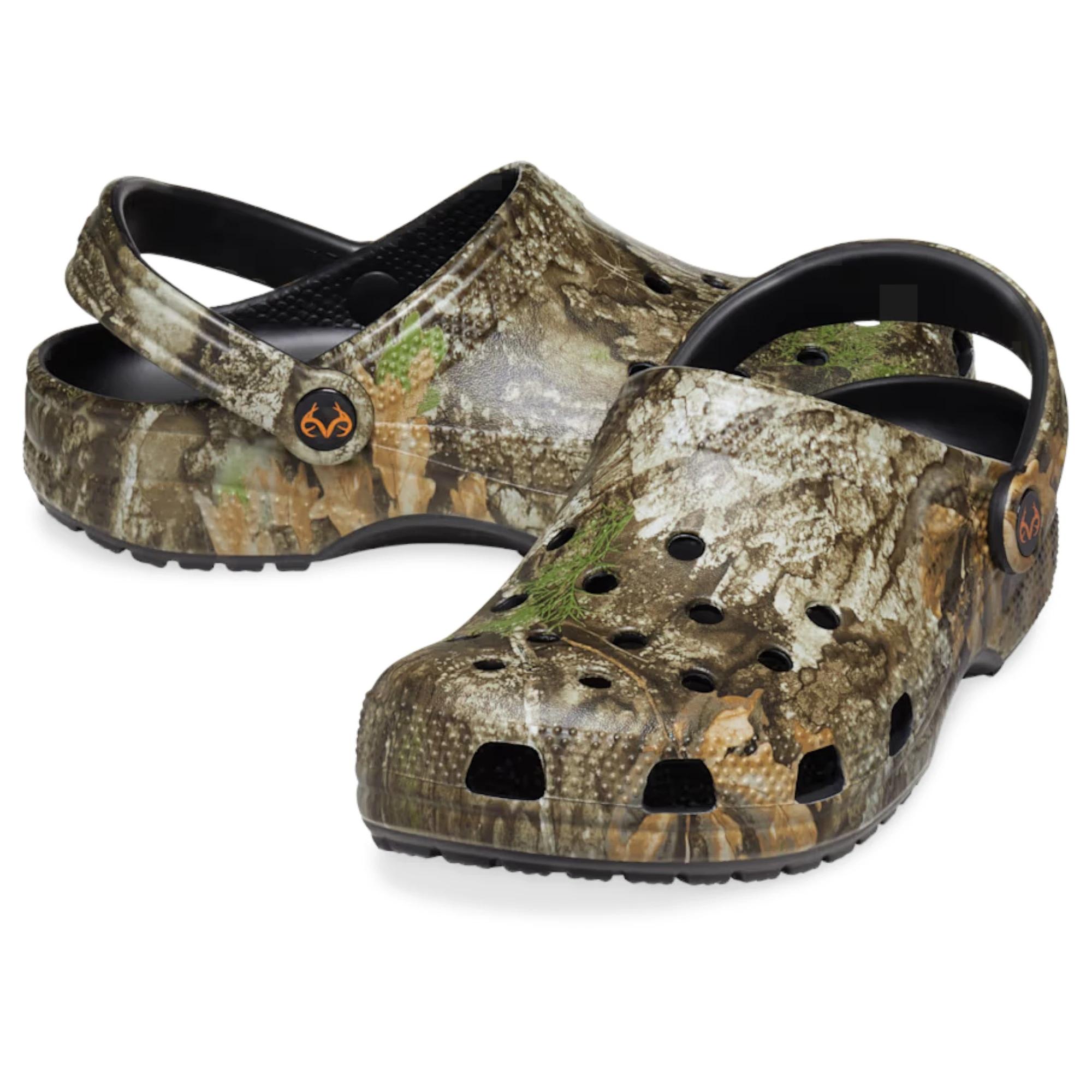 3 Crocs Unisex Realtree APX Classic Clog Sandals CAMO, 3 of 6