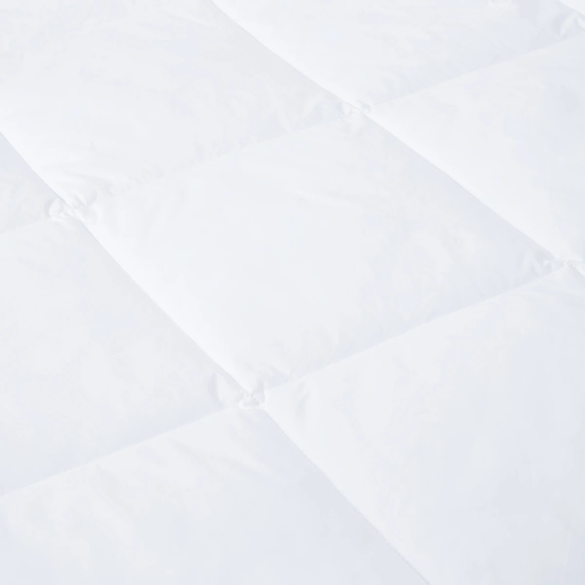 4 Supreme Comfort Quilt - Super King Bed, White, 4 of 4