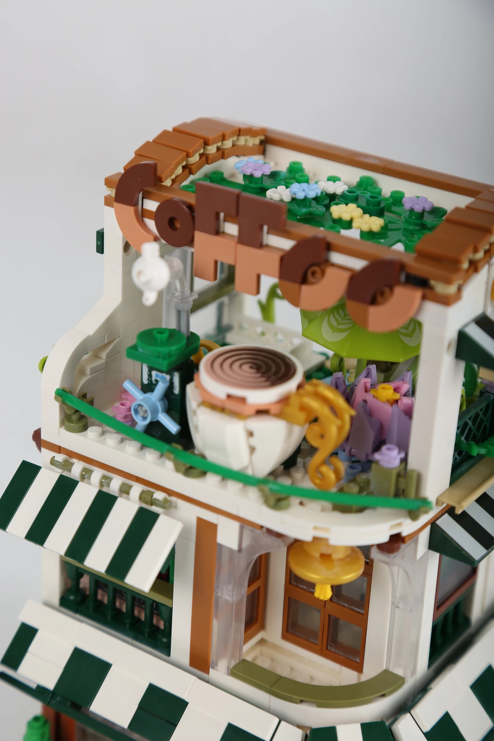 6 1075 Piece Mini Blocks Building Series: Coffee Shop, 6 of 7
