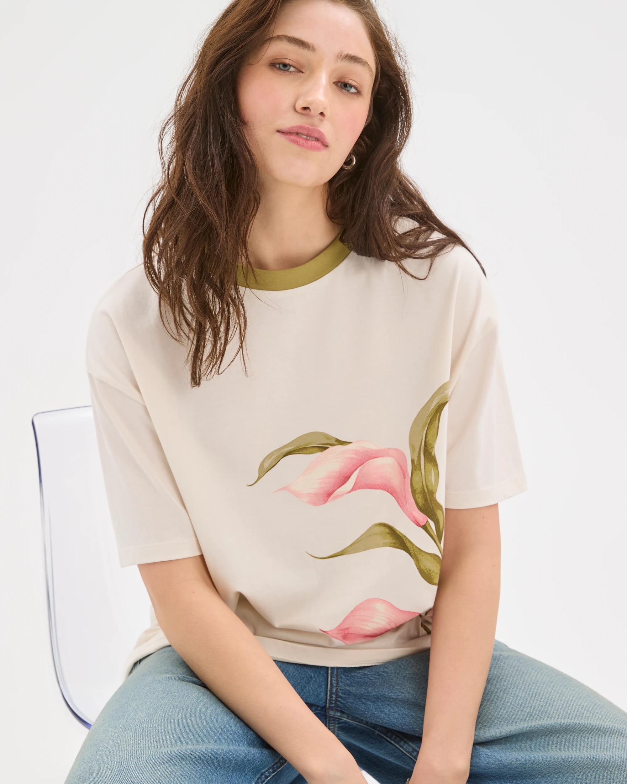 1 Lily Loves Australian Cotton Boyfriend T-Shirt NEUTRAL CALLA LILIES, 1 of 6