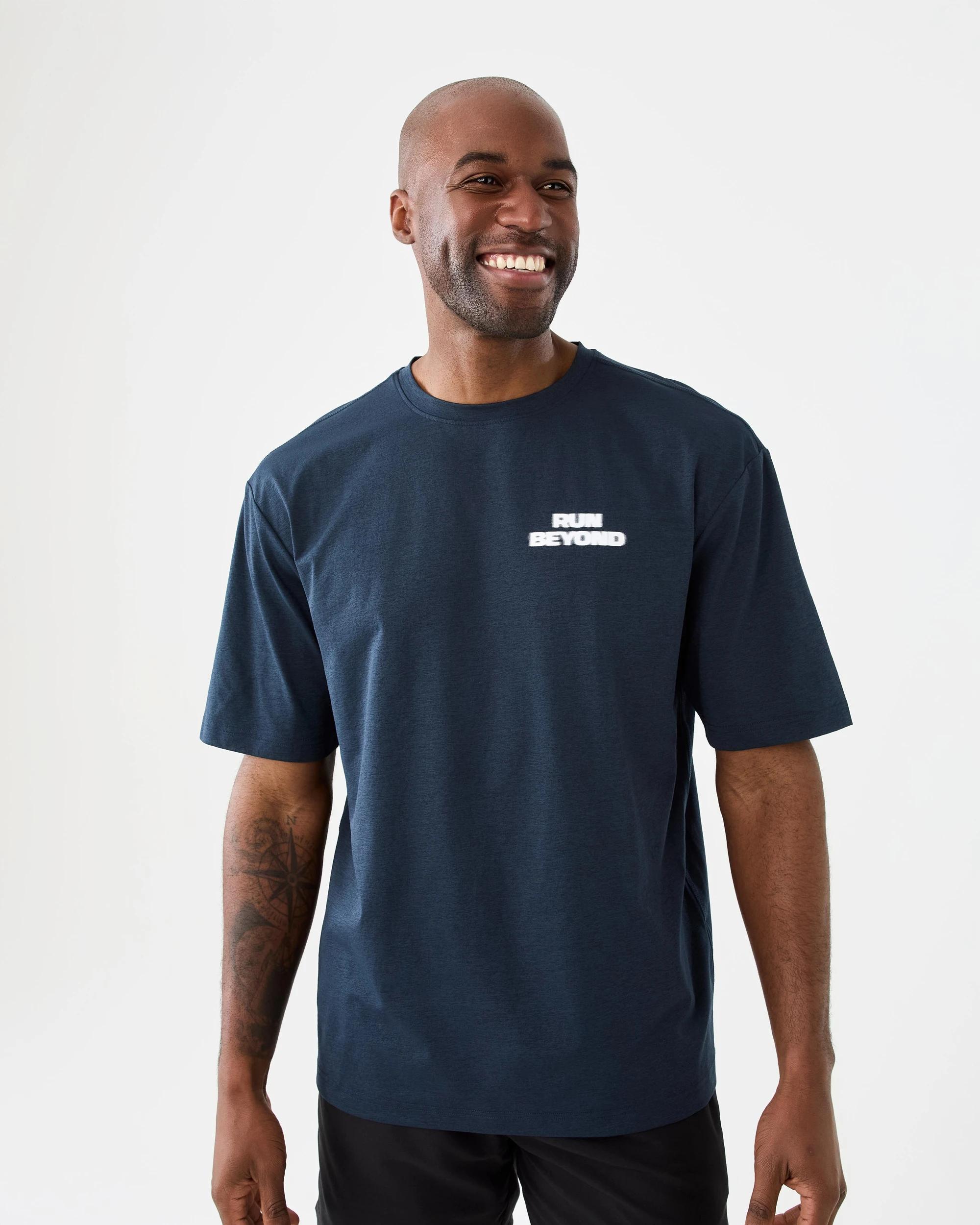1 Active Mens Oversized Graphic T-shirt Run Beyond, 1 of 7