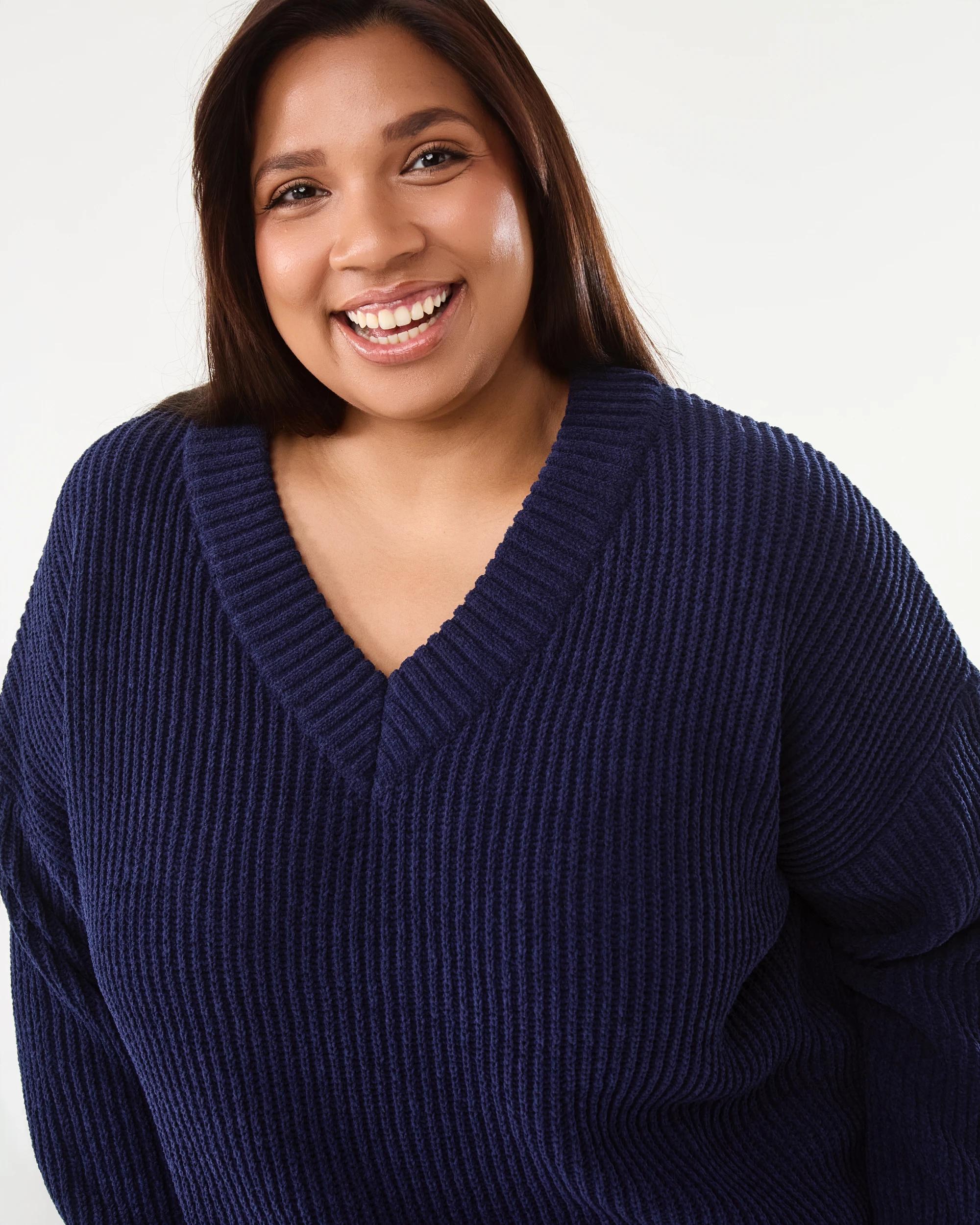 4 Curve Long Sleeve V-neck Chenille Jumper Blu Pcoat, 4 of 7