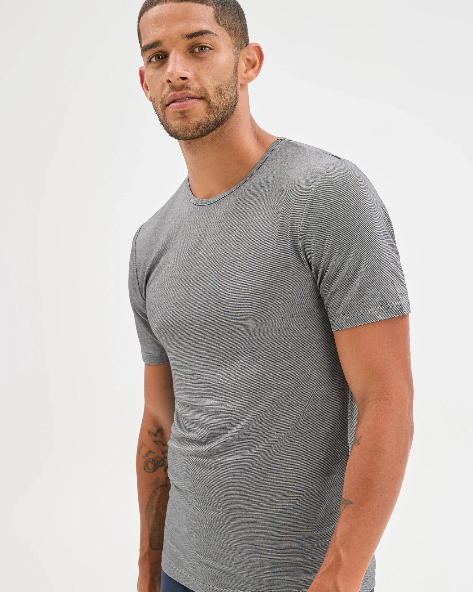 1 Maxx Heat Innovation Short Sleeve Thermal Top CHARCOAL, 1 of 6
