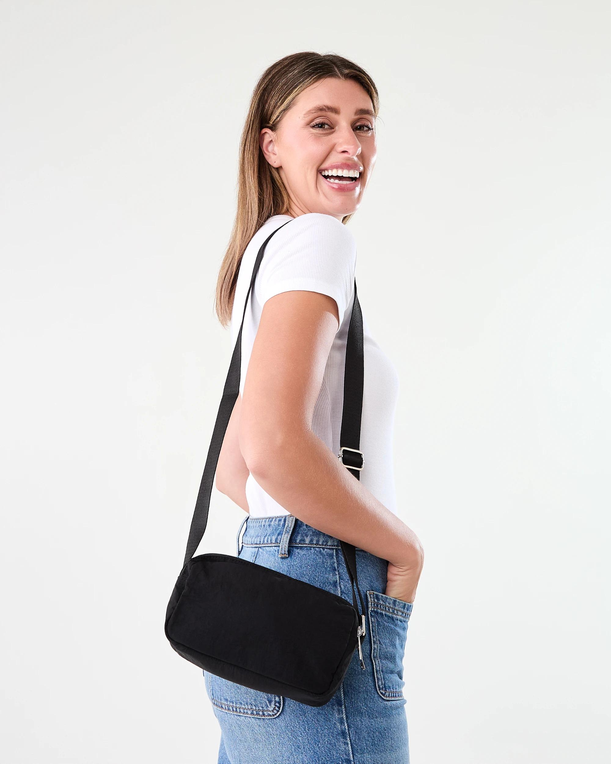 5 Urban Zip Crossbody Bag Black, 5 of 6