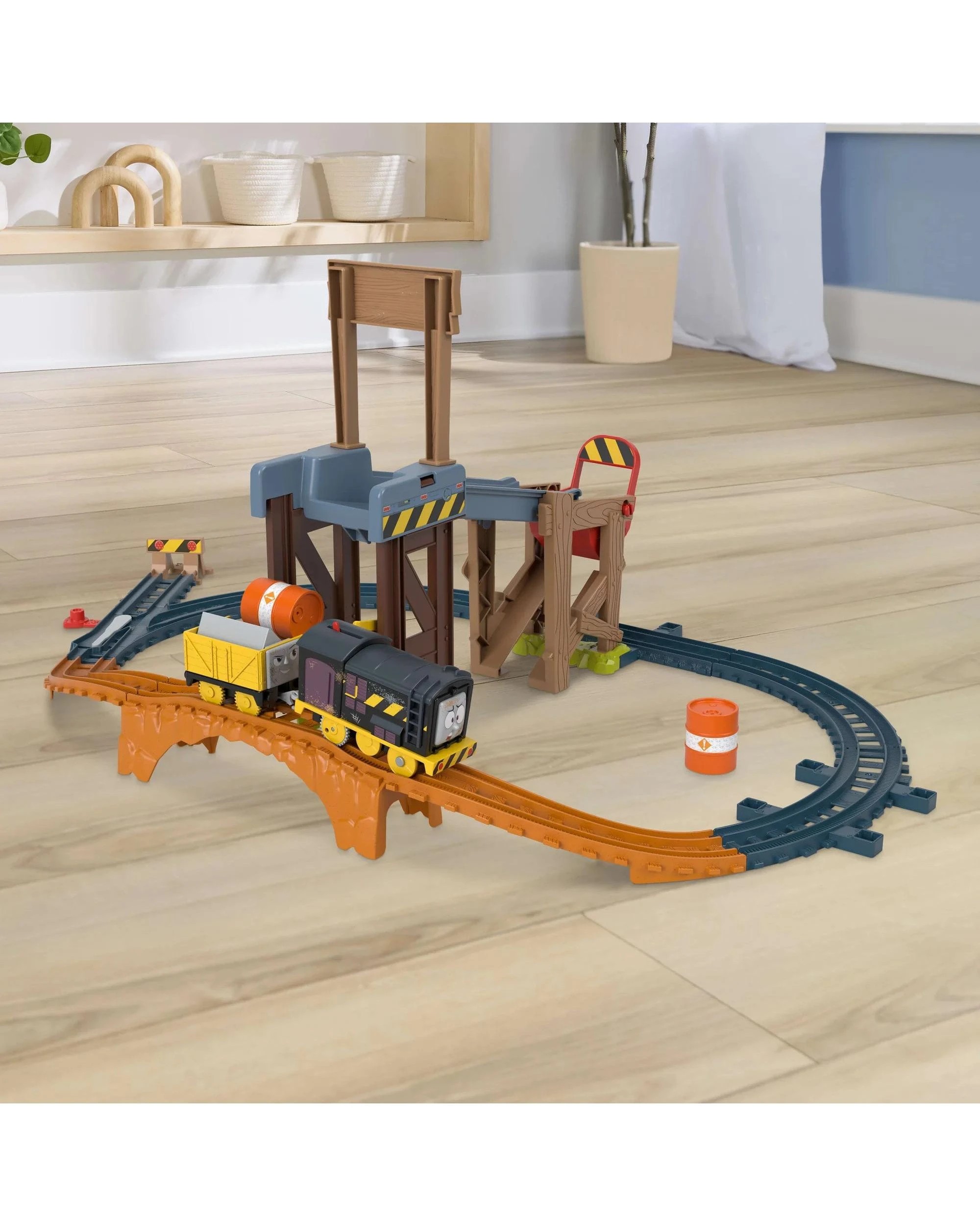 5 Fisher-Price Thomas and Friends Diesel's Lift and Load Construction Set, 5 of 9