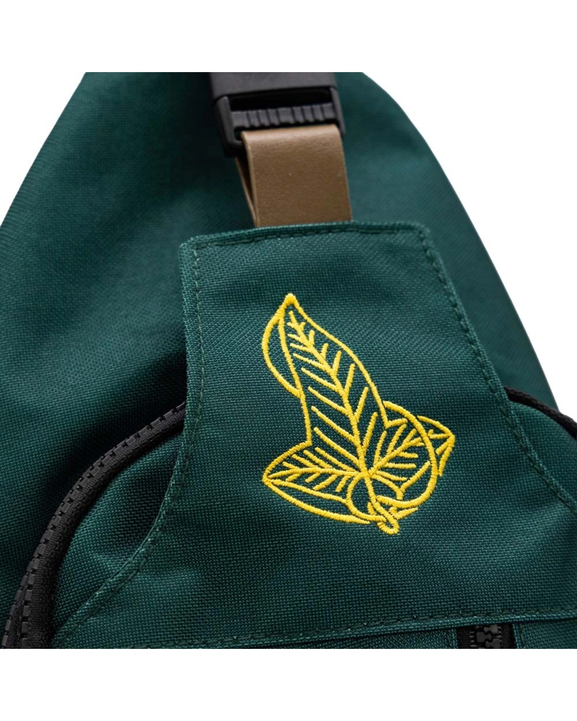 3 The Lord of the Rings - Leaf of Lorien Sling Bag, 3 of 3