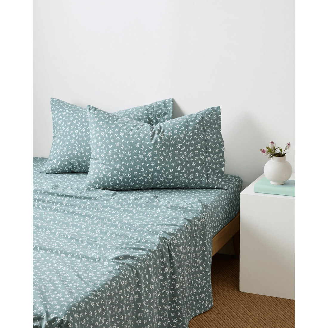 1 Target Anna Floral Australian Cotton Stonewash Sheet Set
 - Double Bed
 - Green, 1 of 2