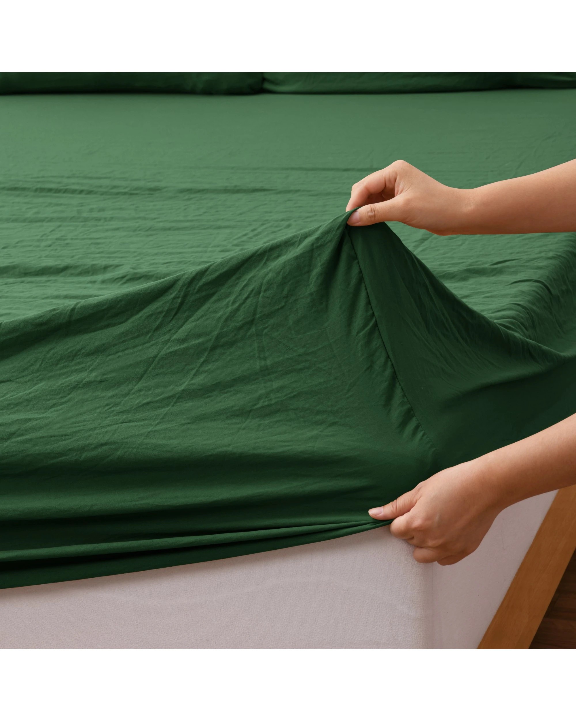 3 Dreamaker Superfine Washed Microfibre Sheet Set - King Bed - Hunter Green, 3 of 7