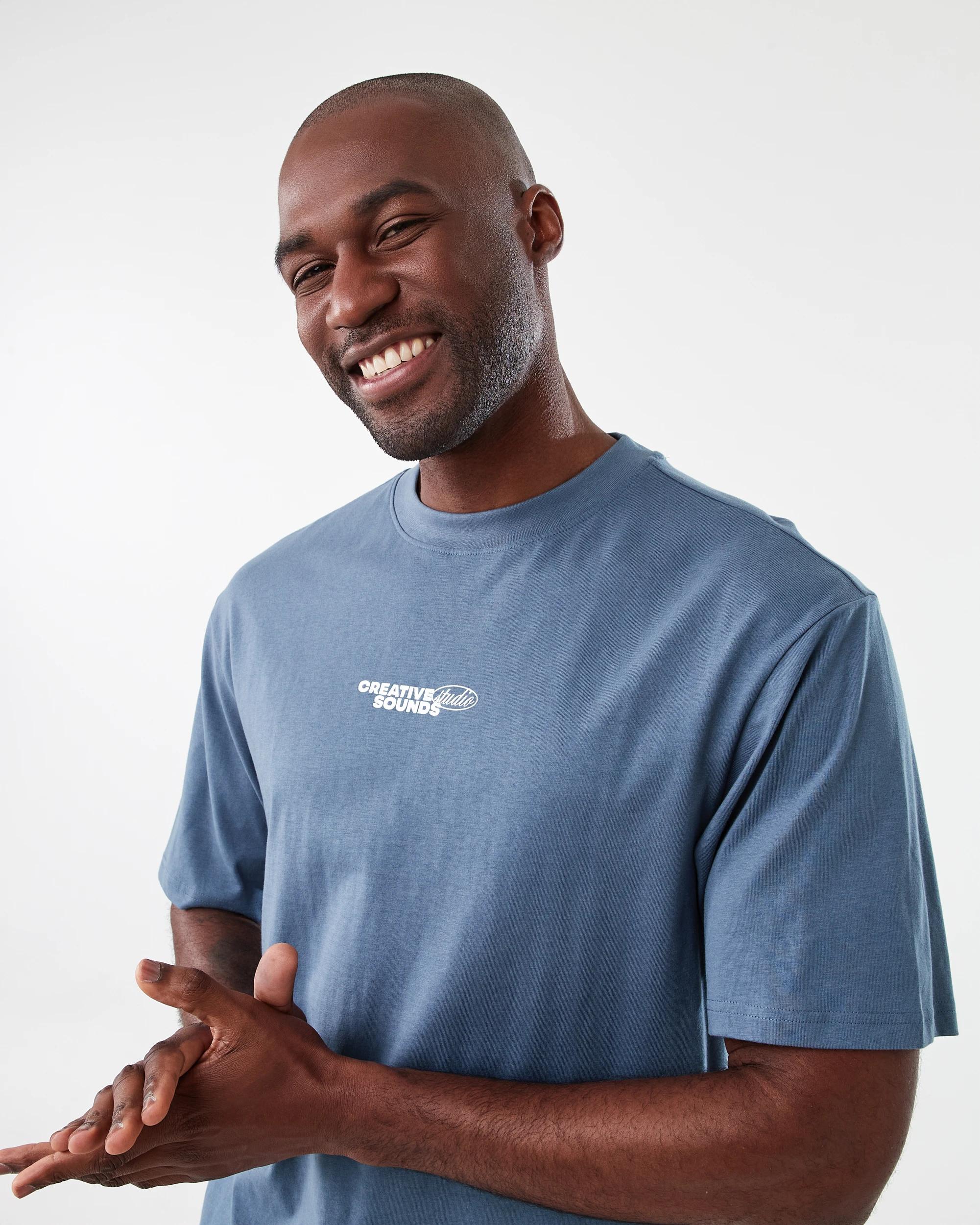 4 Oversized Print T-shirt Blu Sounds, 4 of 7