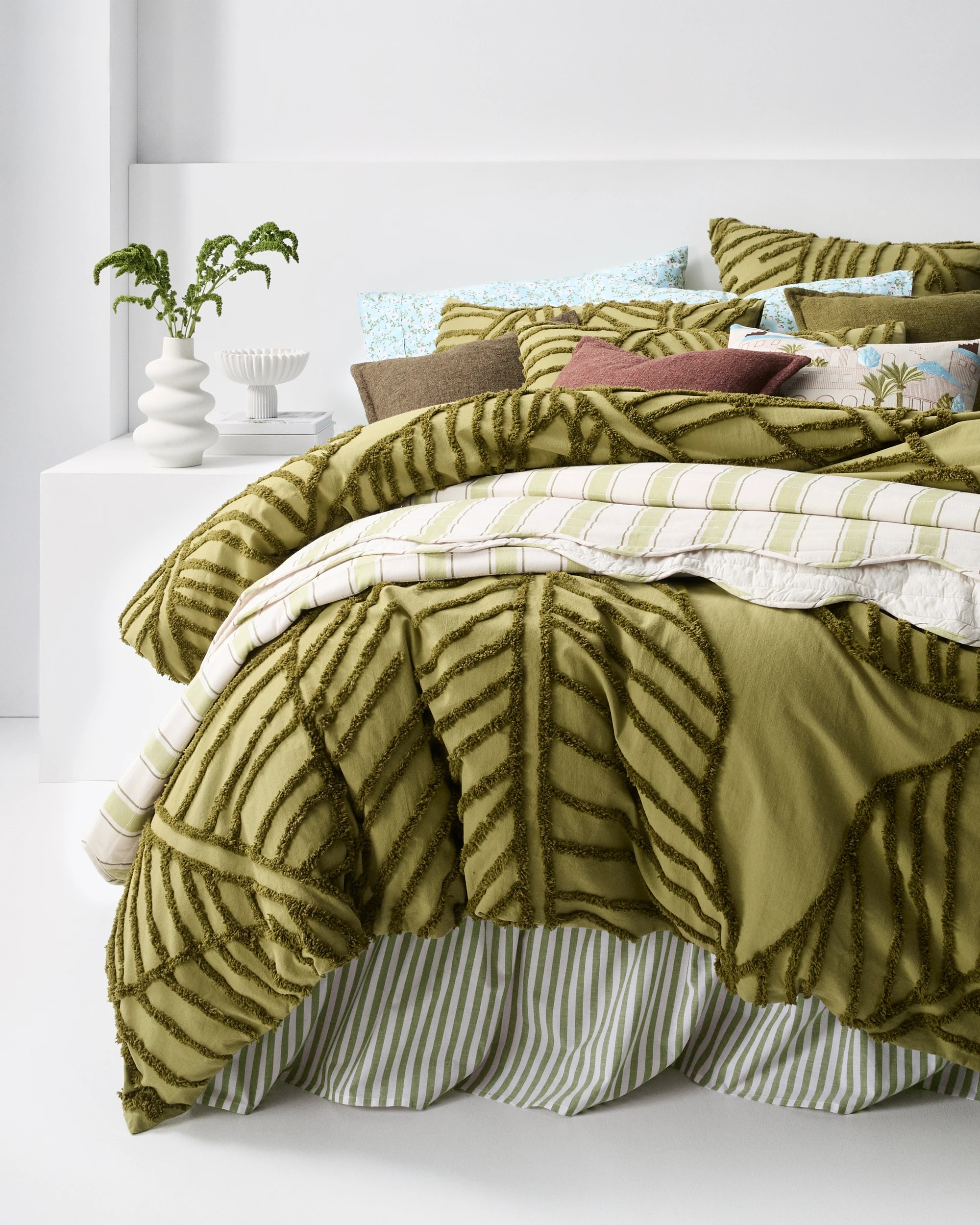 2 Target Oakley Cotton Textured Leaf Quilt Cover Set - Queen Bed - Green, 2 of 8