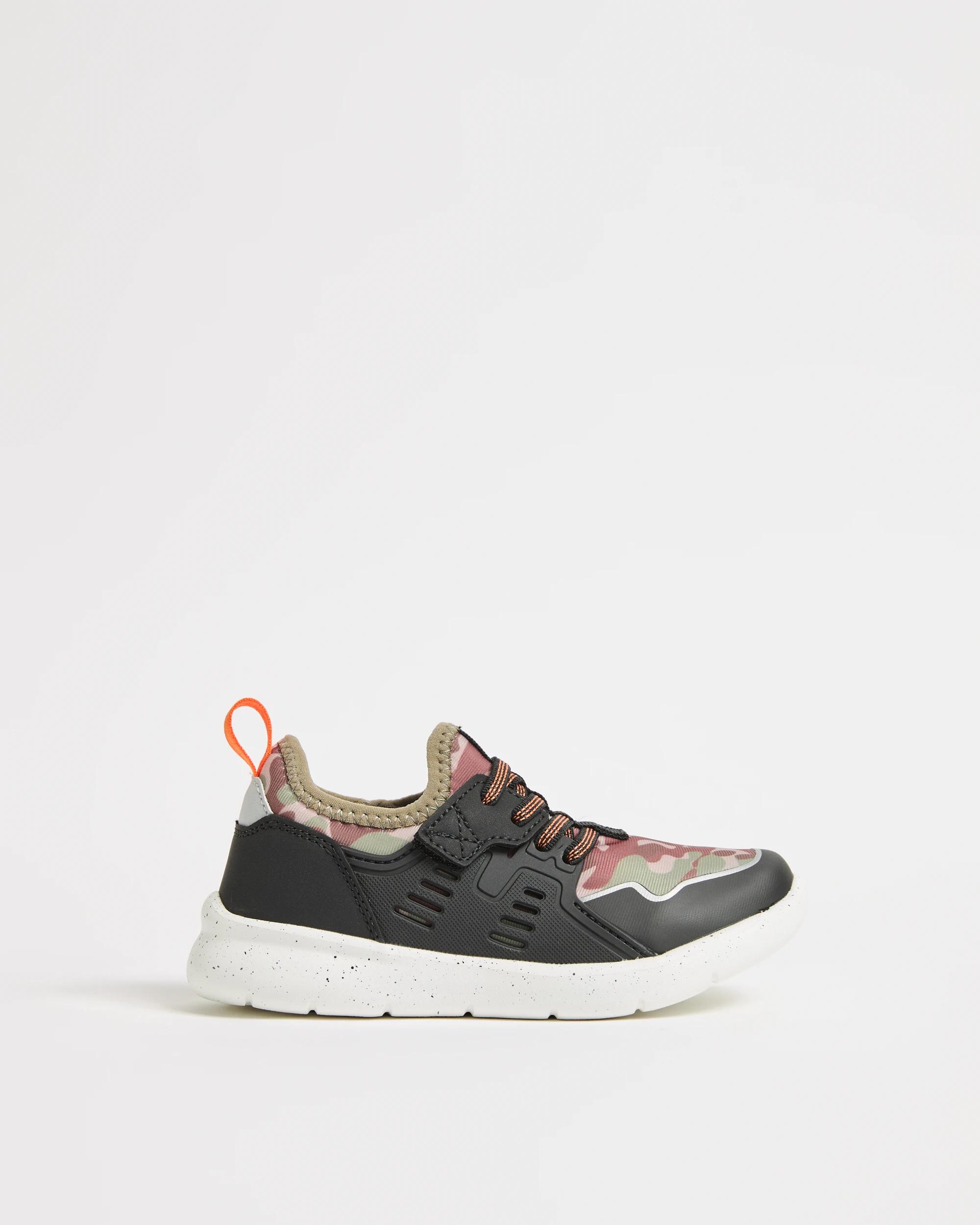 1 Target Kids Camo Runners CAMO, 1 of 3