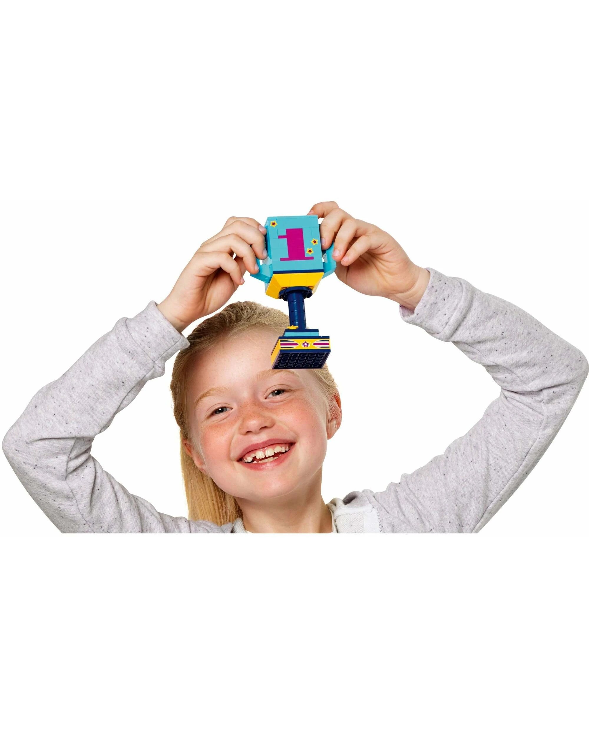 3 LEGO 41346 Friendship Box: Build 5 Life-Sized Accessories, 3 of 4