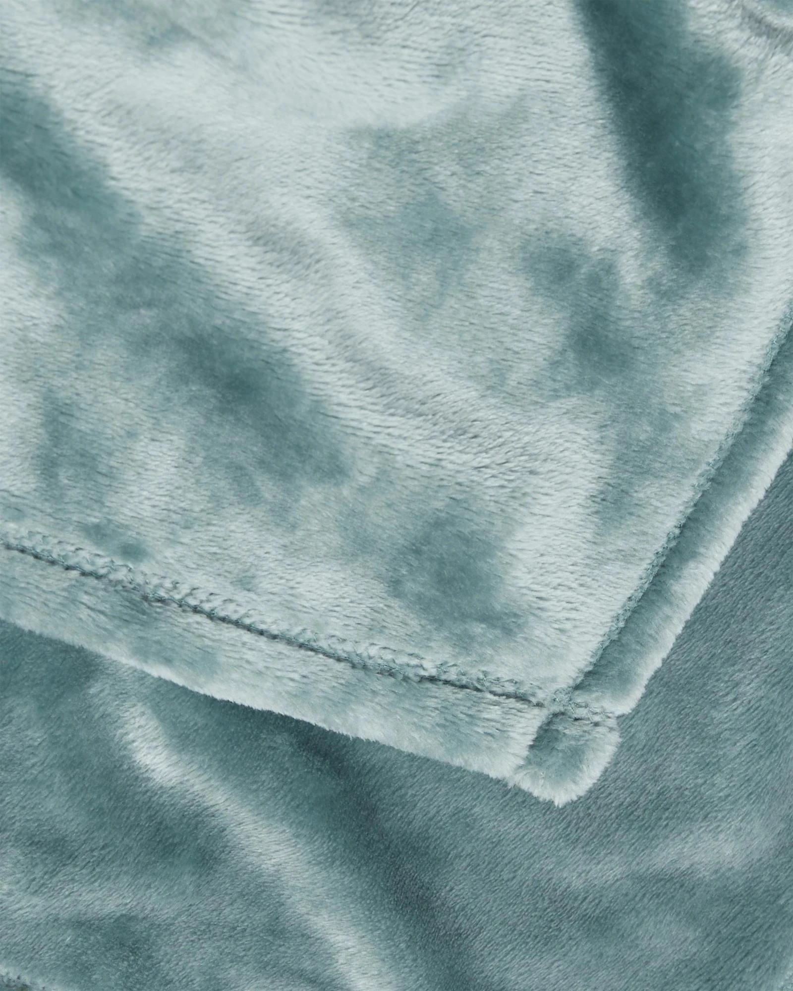 2 Target Lloyd Super Soft Blanket - Double Bed - Green, 2 of 3