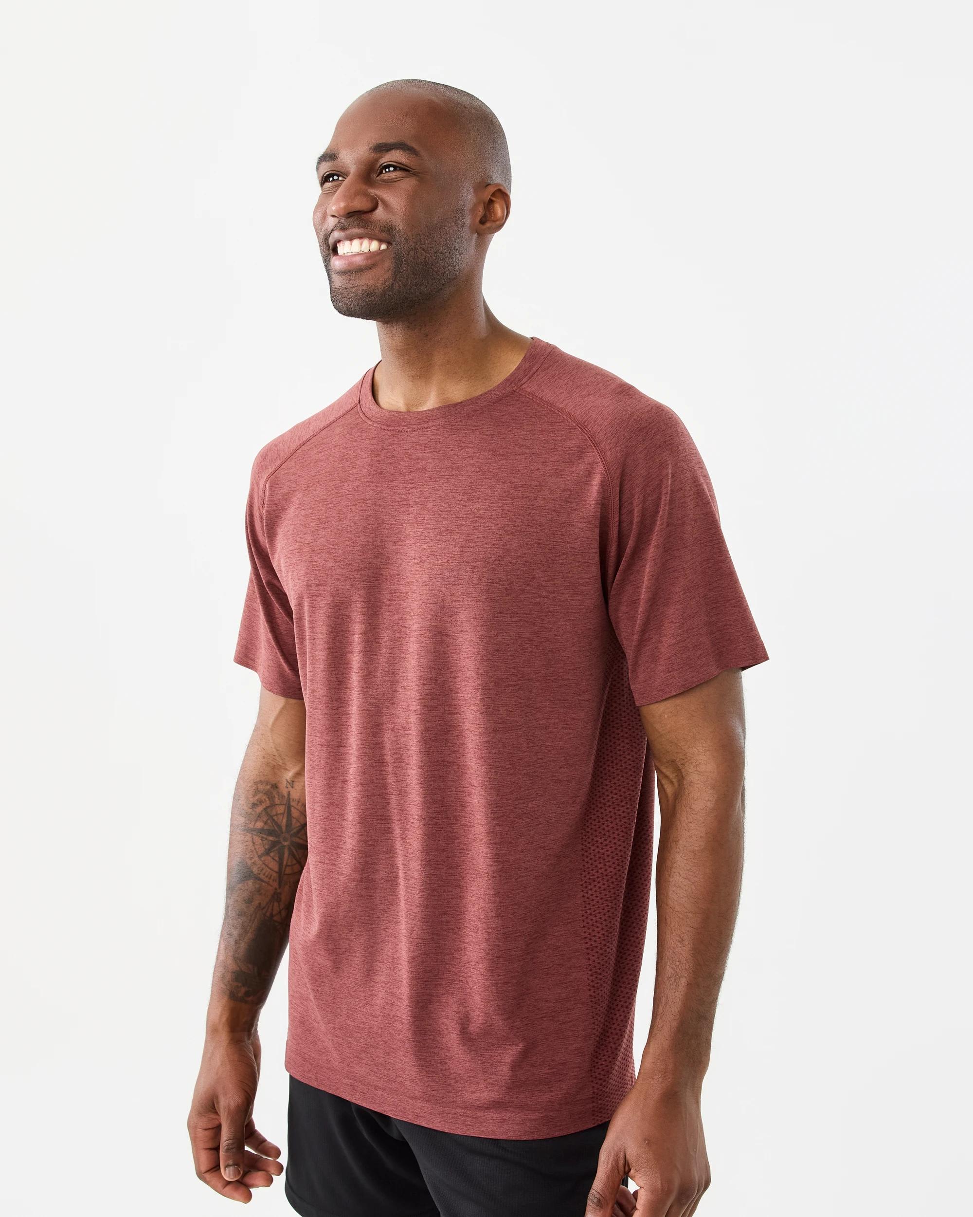 2 Active Mens Movement Seamfree T-shirt Cherry Bur, 2 of 6
