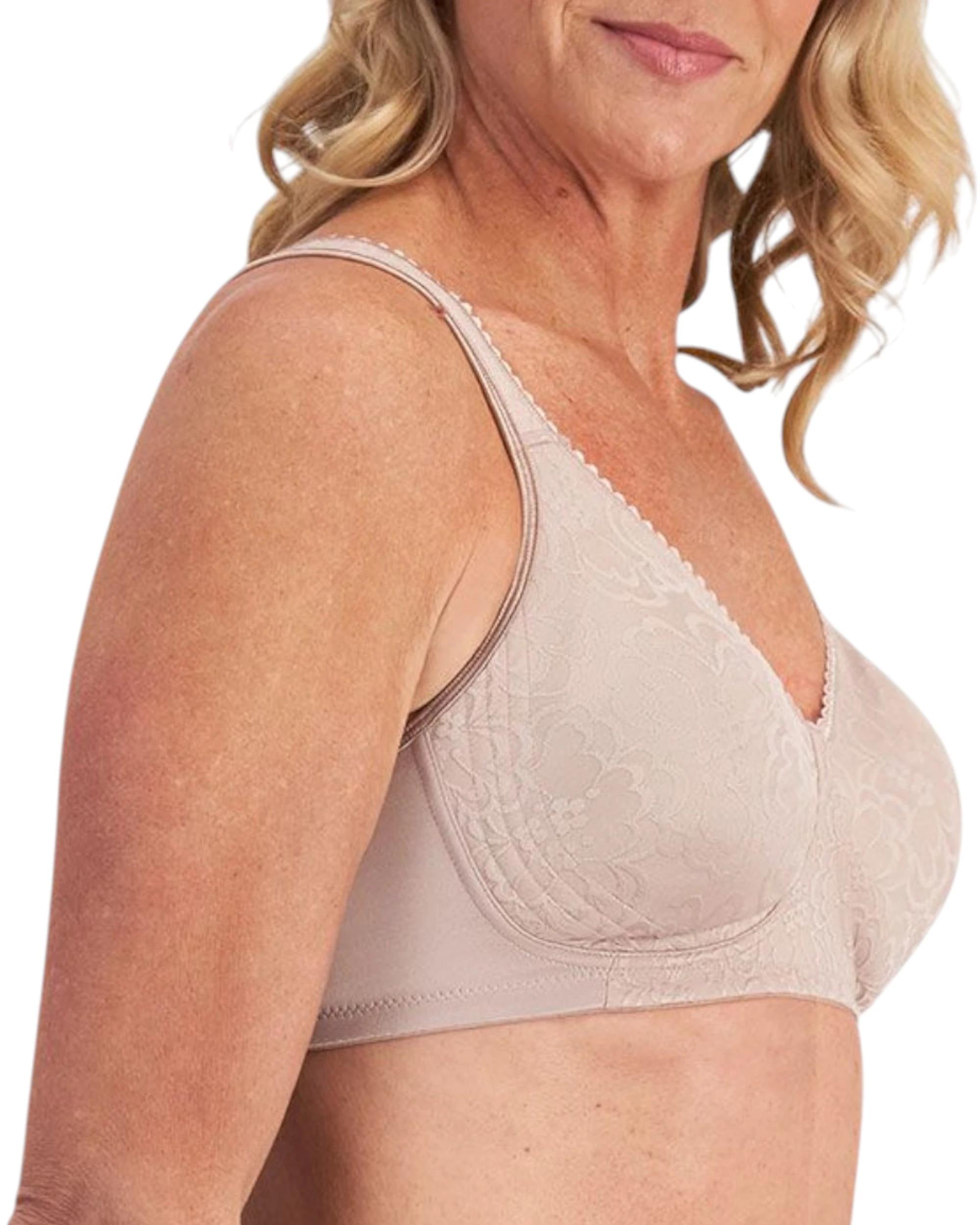 3 Playtex Ultimate Lift And Support Bra SANDSHELL, 3 of 3