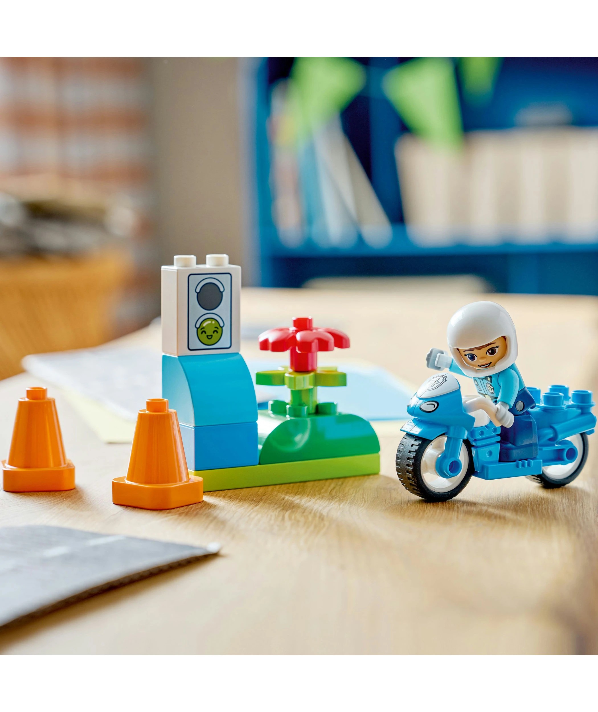 9 LEGO DUPLO Town Blue Police Motorcycle 10471, 9 of 10