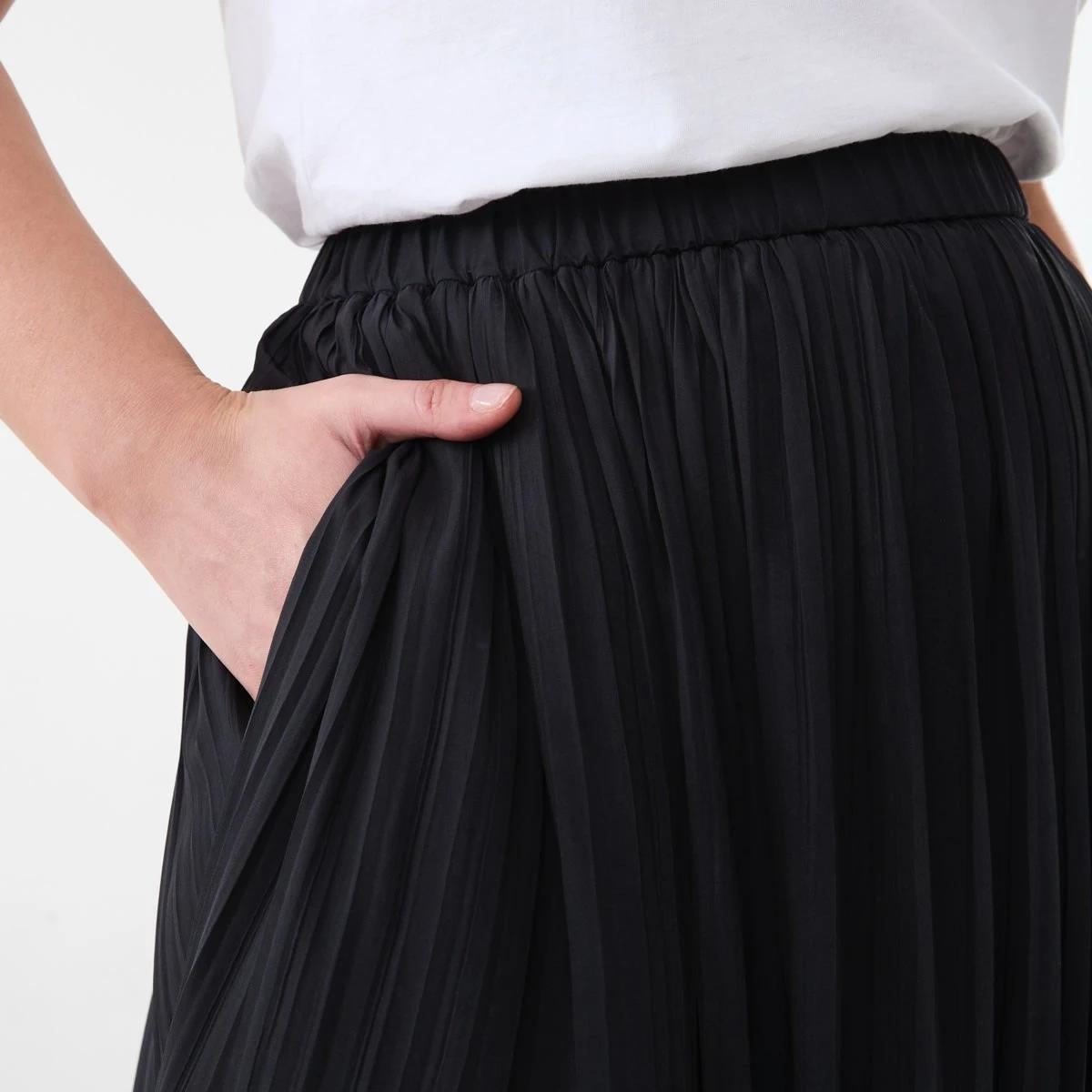 4 Crinkle Maxi Skirt BLACK, 4 of 5