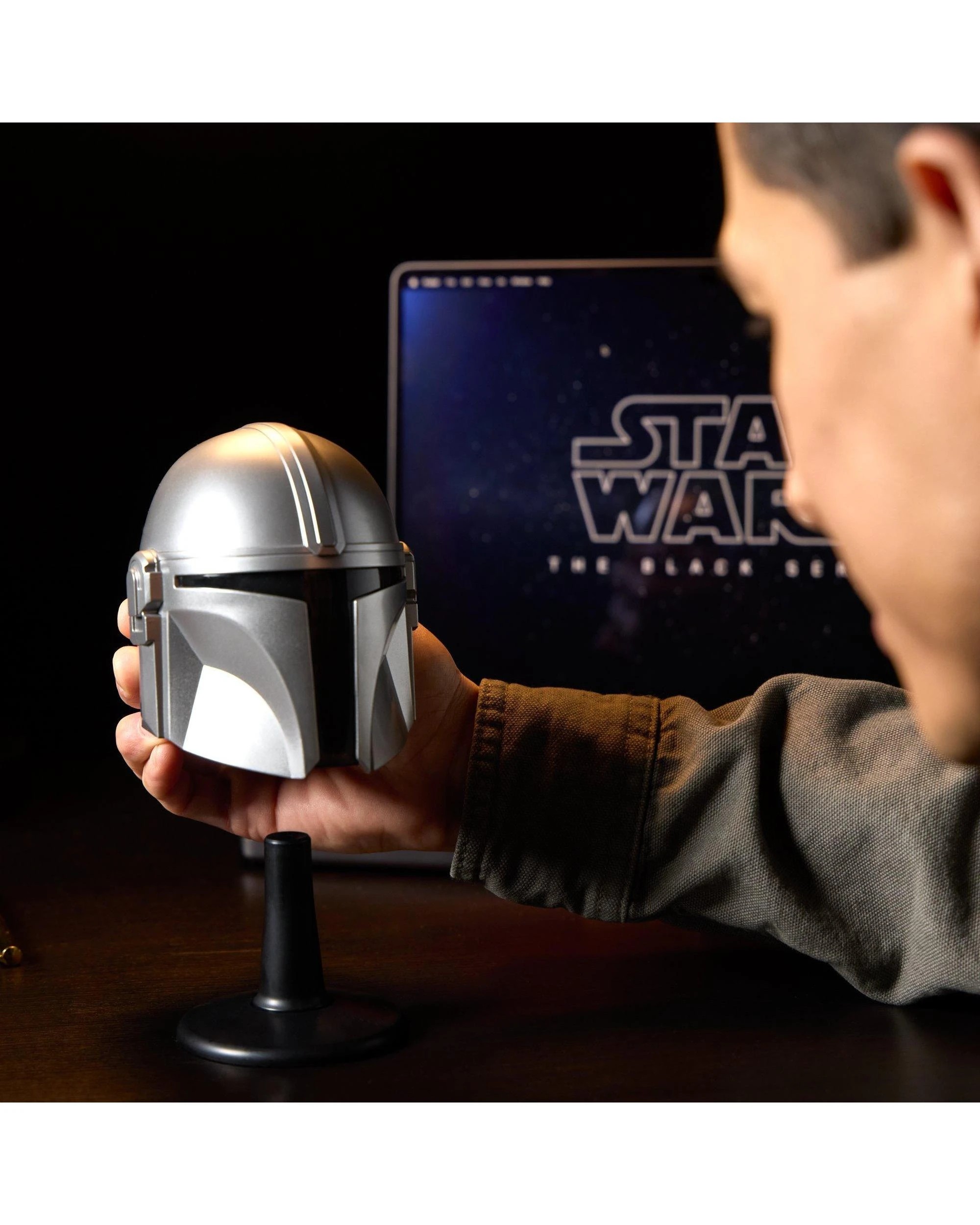 7 Star Wars: The Black Series The Mandalorian Mini Helmet, 7 of 7