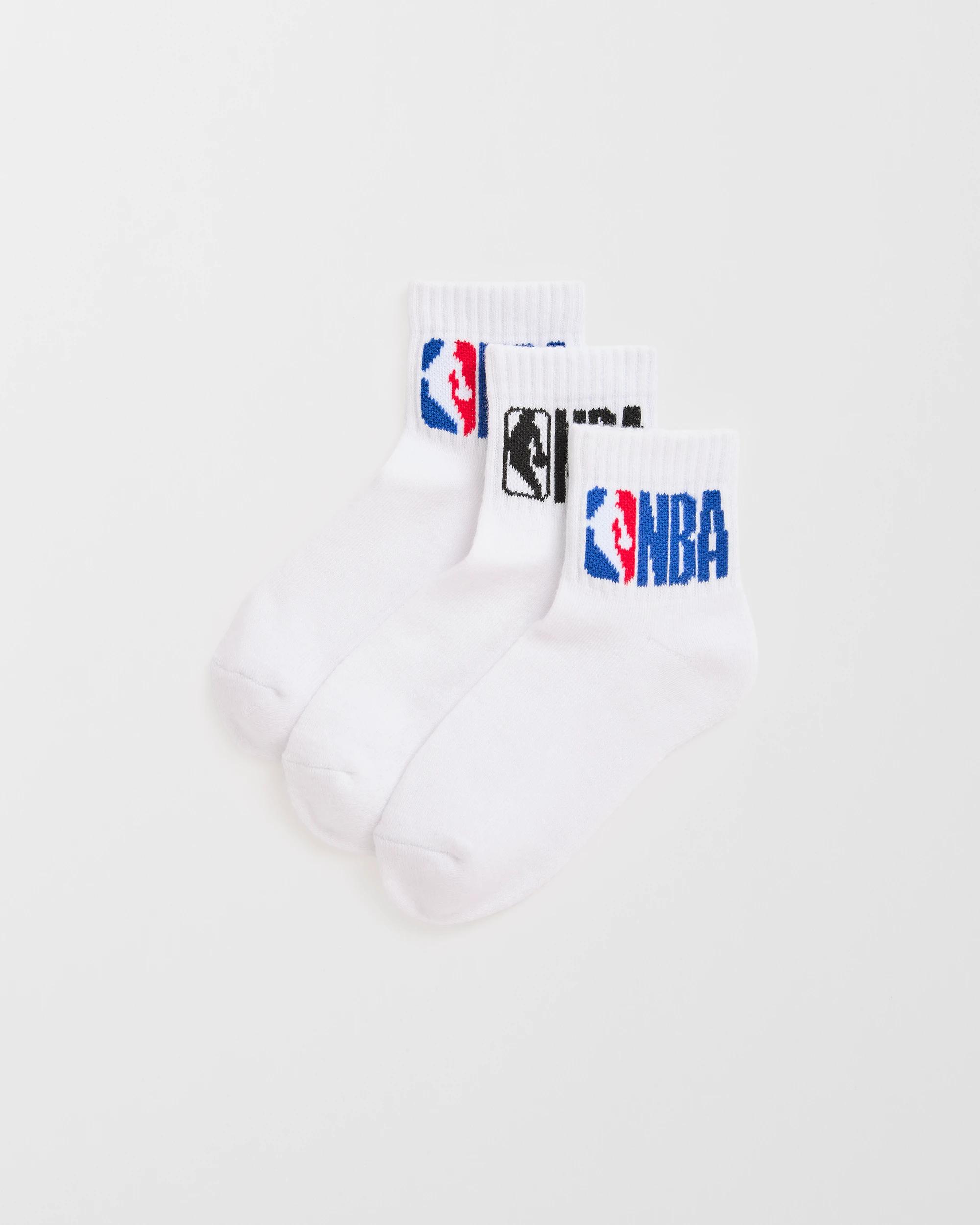 1 NBA 3 Pack Quarter Crew Socks NBA LOGO WHITE, 1 of 3
