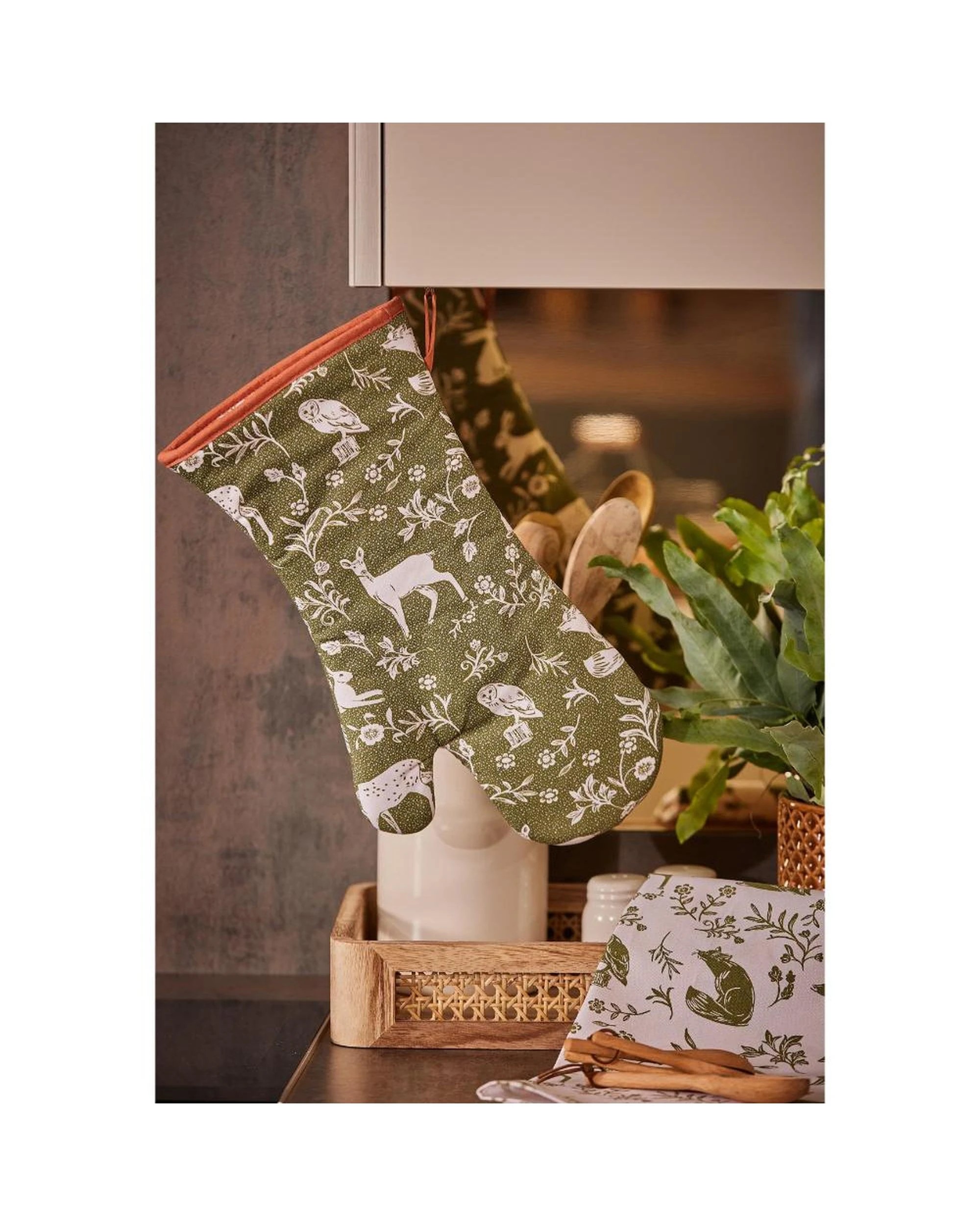 2 Ulster Weavers Gauntlet Oven Glove Forest Friends Sage  37 x 20cm, 2 of 2