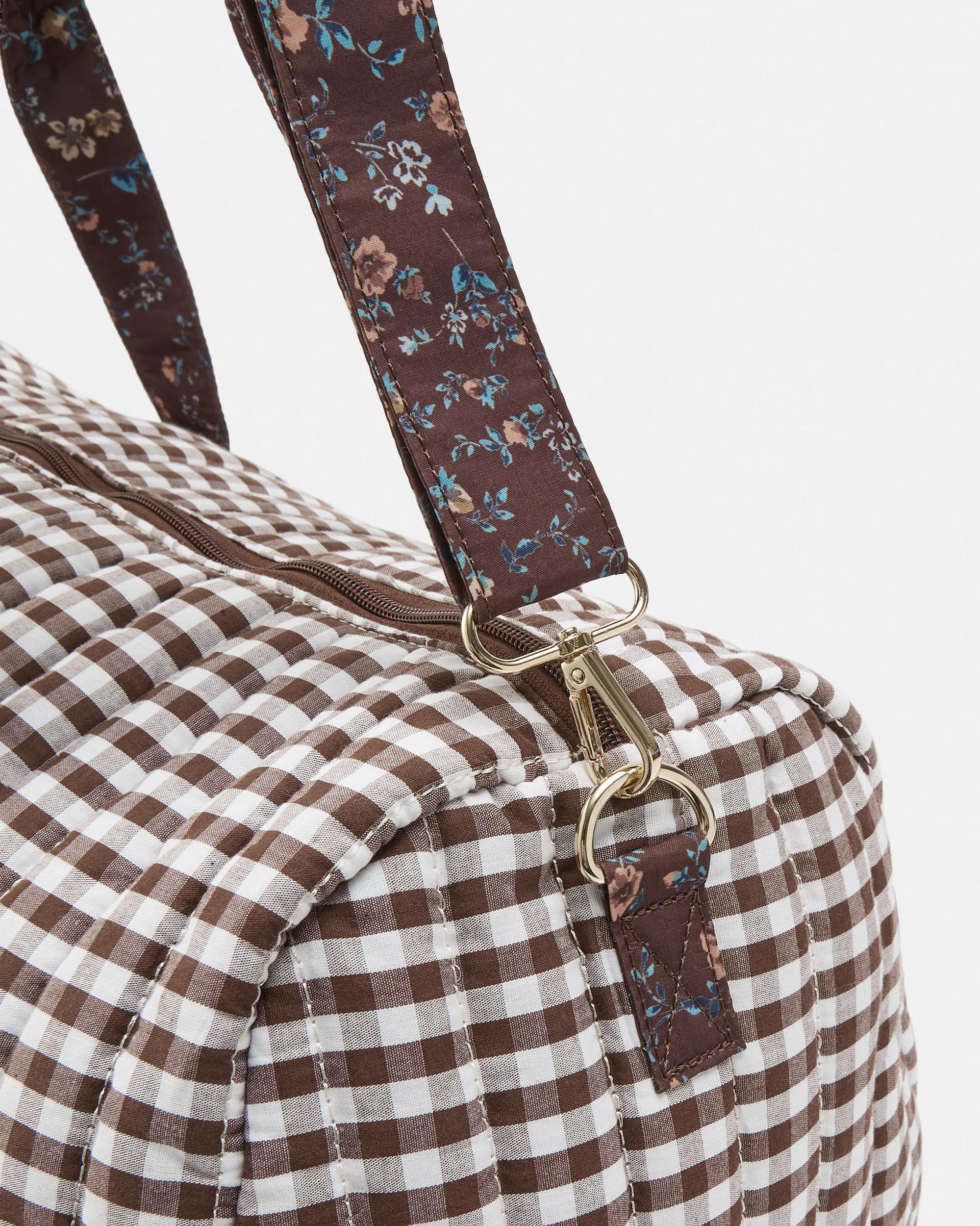 3 Quilted Weekender Bag Choc Ging, 3 of 7