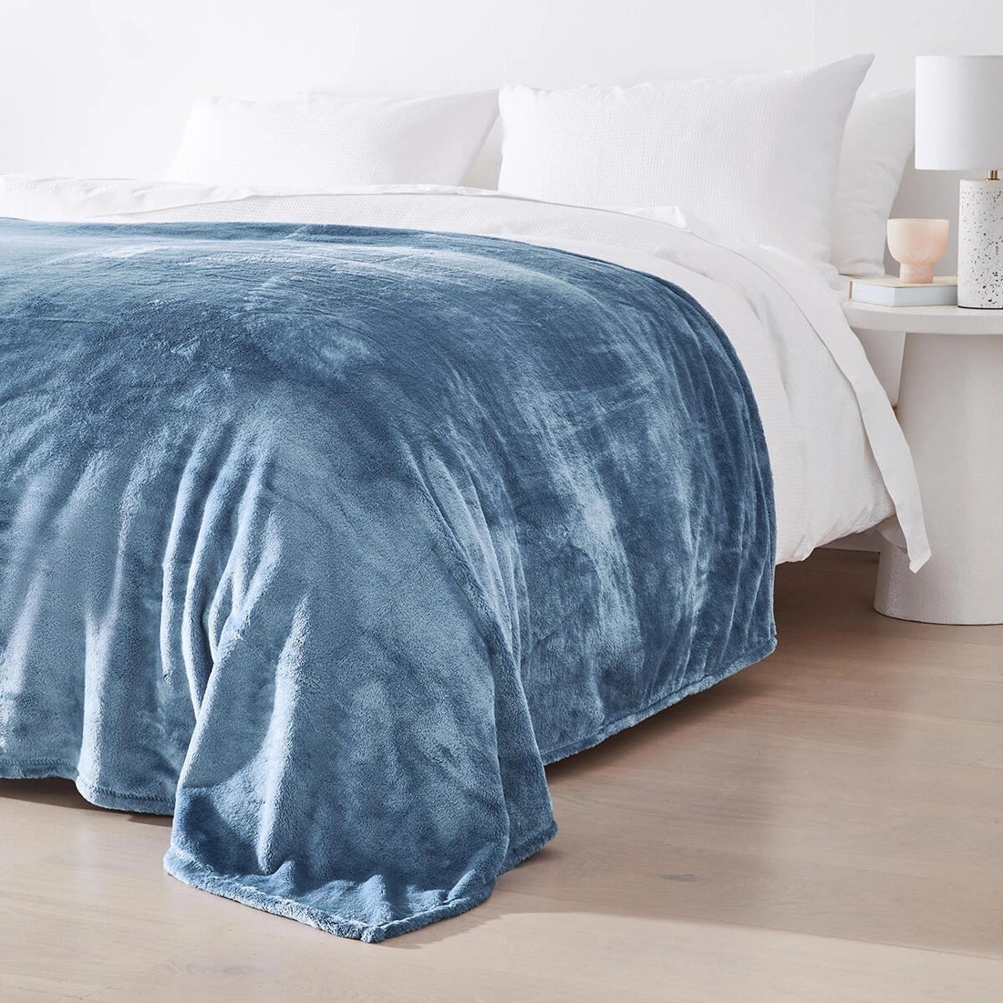3 Plush Blanket - Single Bed, Blue, 3 of 5